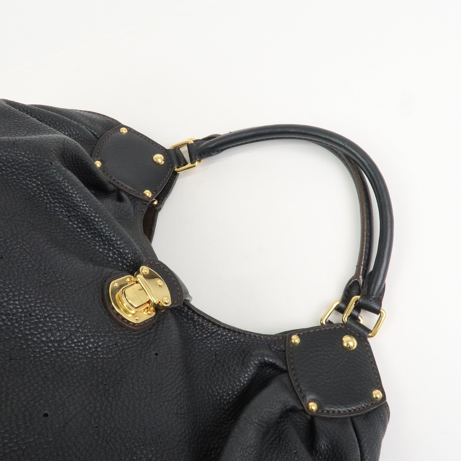 Louis Vuitton Monogram Mahina XL Leather Hand Bag Noir M95547