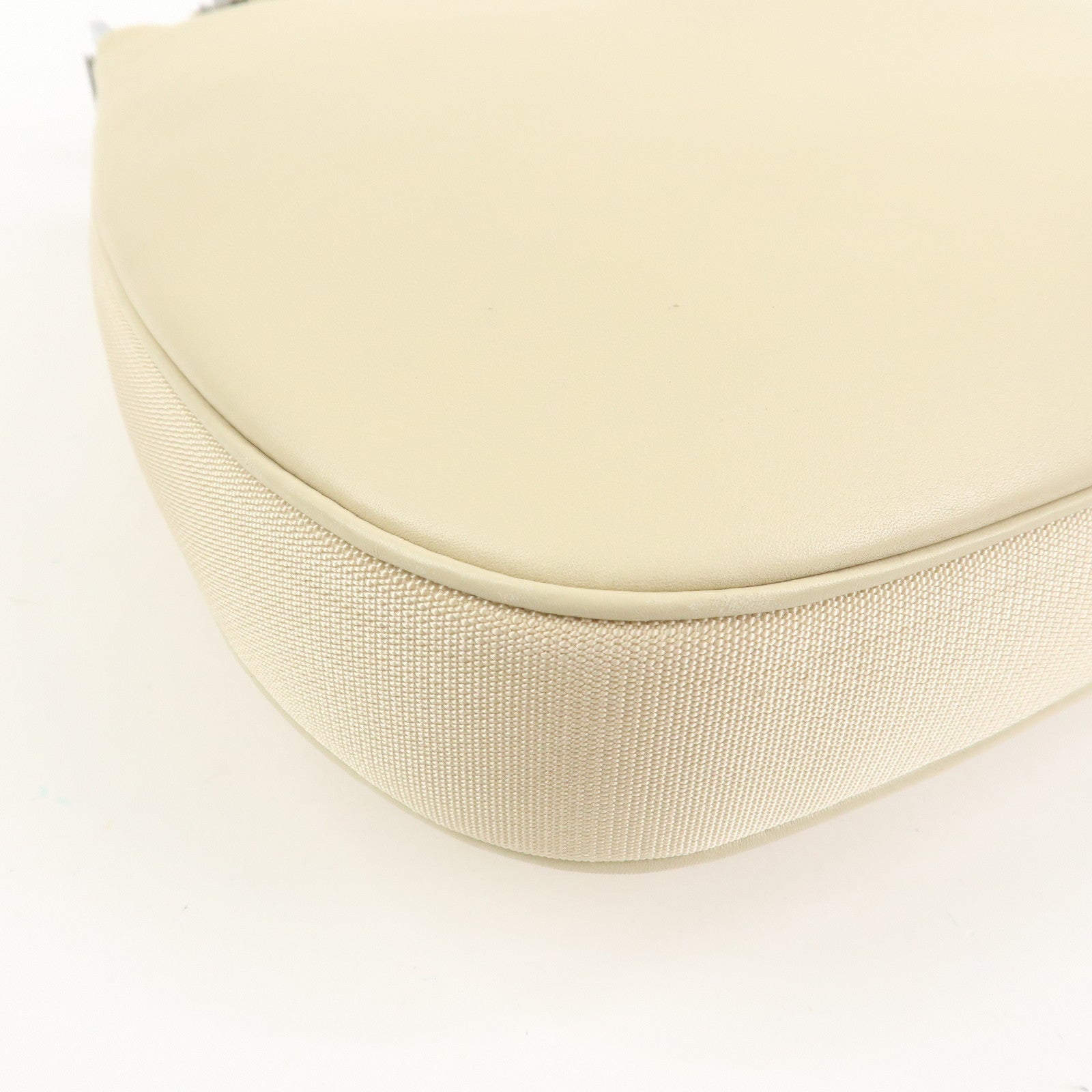 GUCCI Leather Shoulder Bag Ivory 001.3315