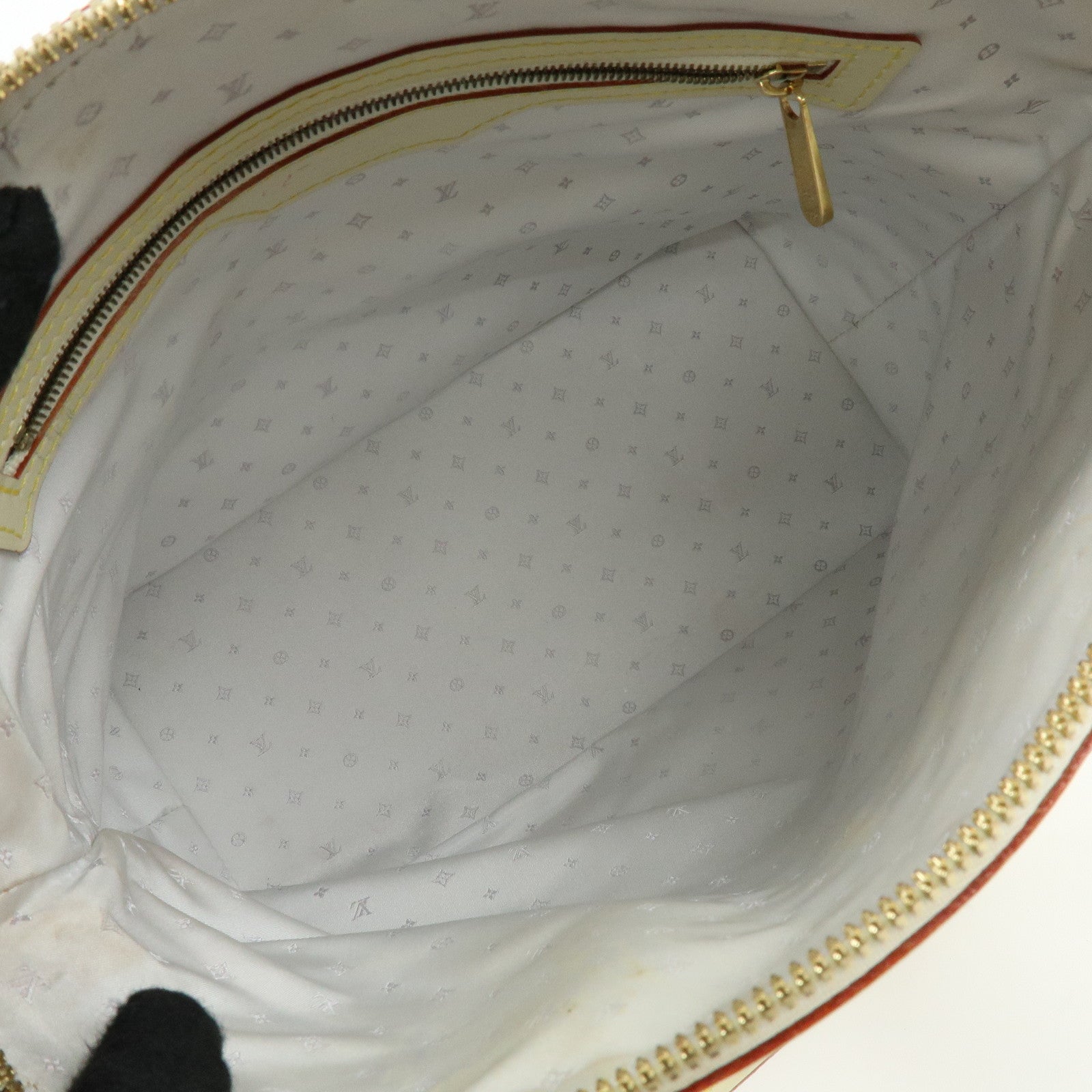 Louis Vuitton Suhari Lock It PM Hand Bag Blanc M91887