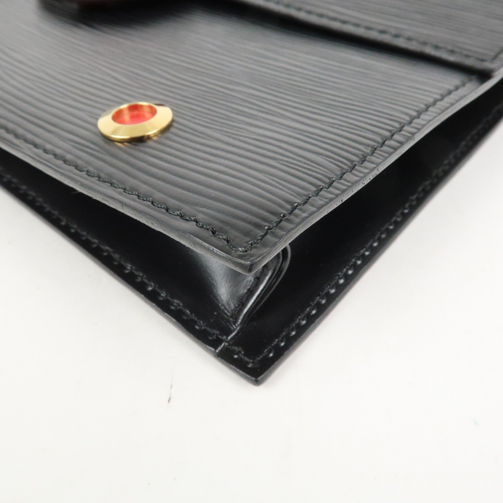 Louis Vuitton Epi leather Hublot Clutch Bag Noir M52557