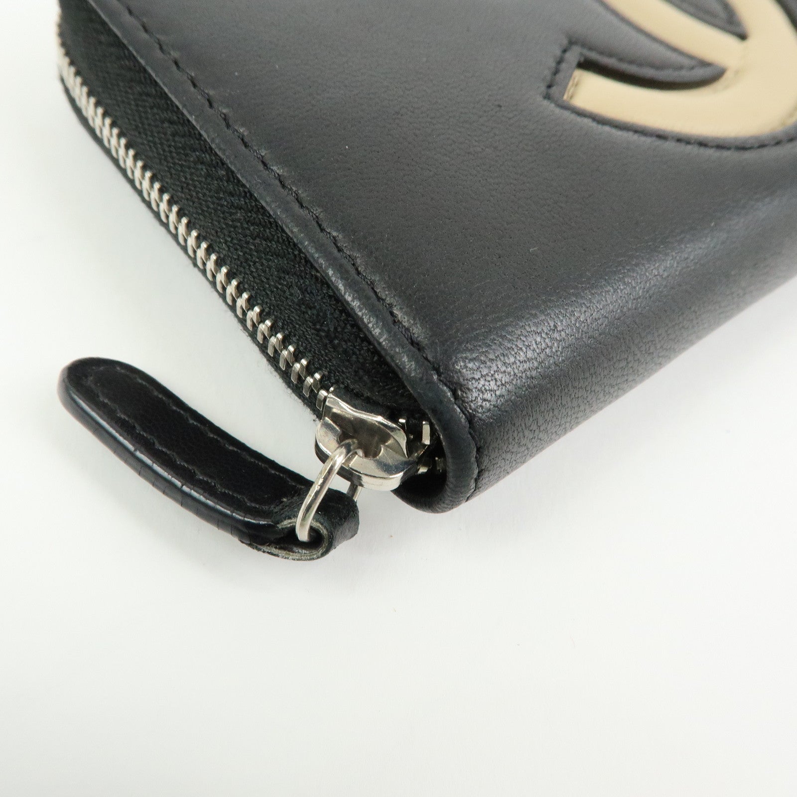 CHANEL COCO Mark Lamb Skin Round Zippy Compact Wallet Black Beige