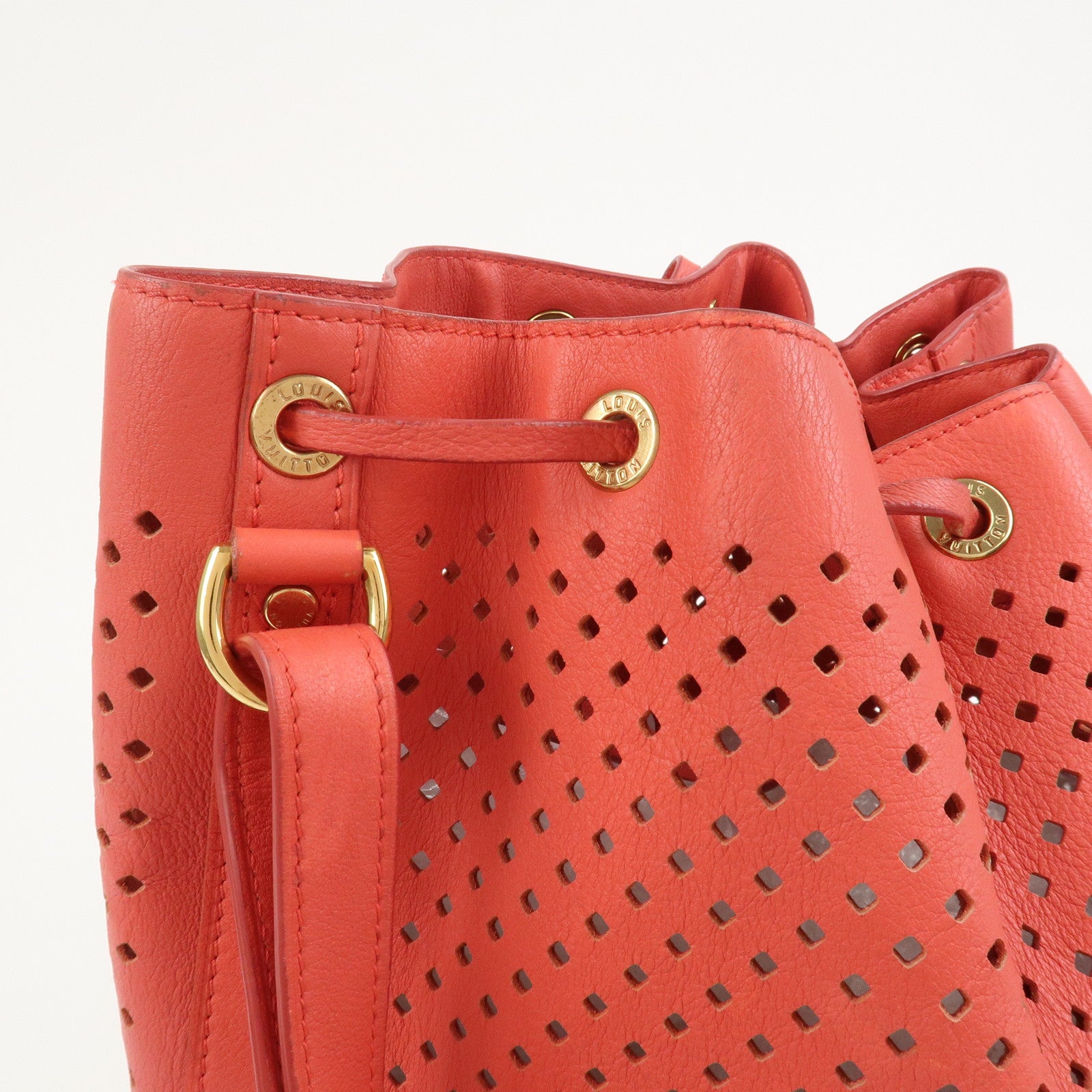 Louis Vuitton Perfo Noe Shoulder Bag 2012 Collection Corail M94074