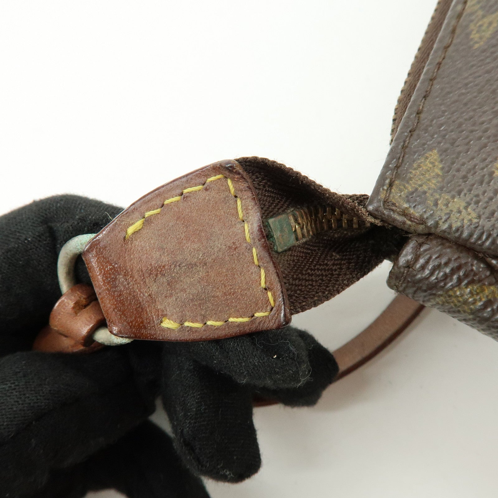 Louis Vuitton Monogram Pochette Accessoires Pouch Hand Bag M51980