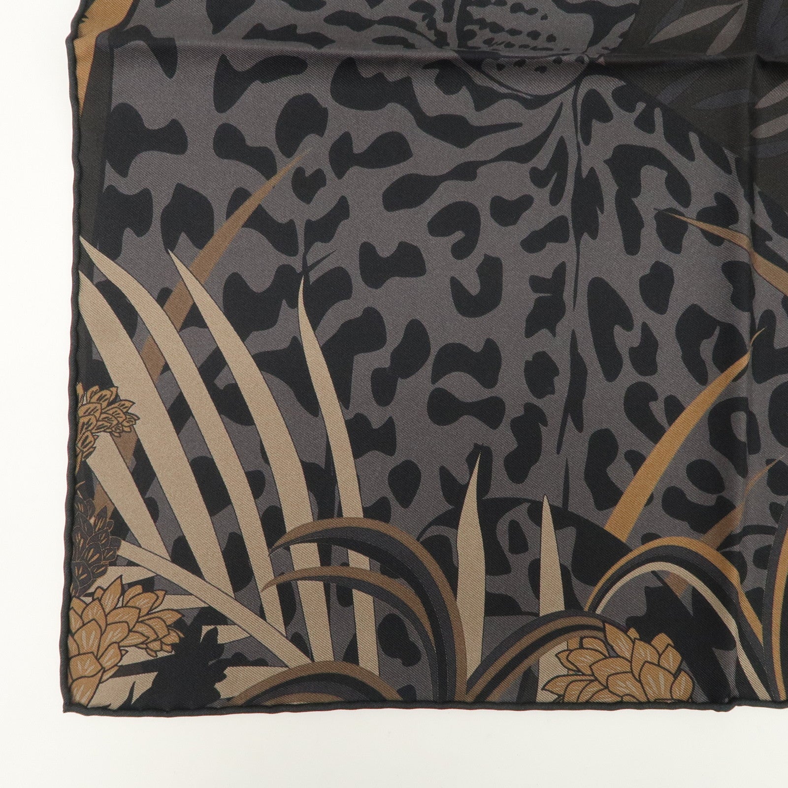 Cartier Silk 100% 42×42 Scarf Leopard Safari Motif Black Brown