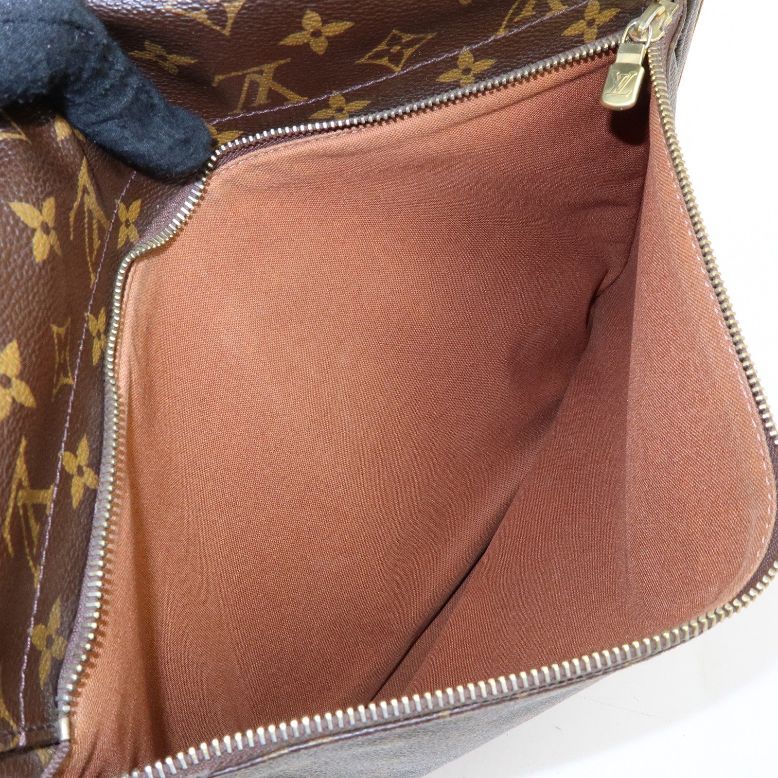 Louis Vuitton Monogram Messenger MM Beaubourg Crossbody Bag M97038
