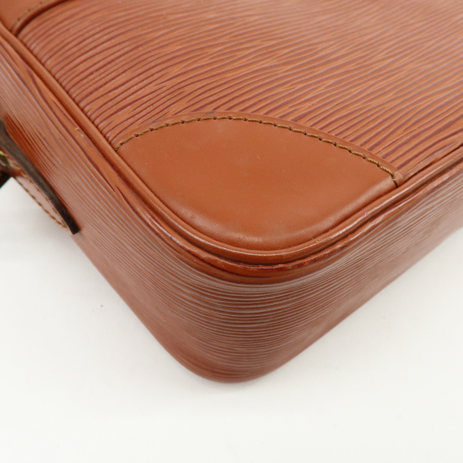 Louis Vuitton Epi Trocadero 24 Shoulder Crossbody Bag Brown M52313