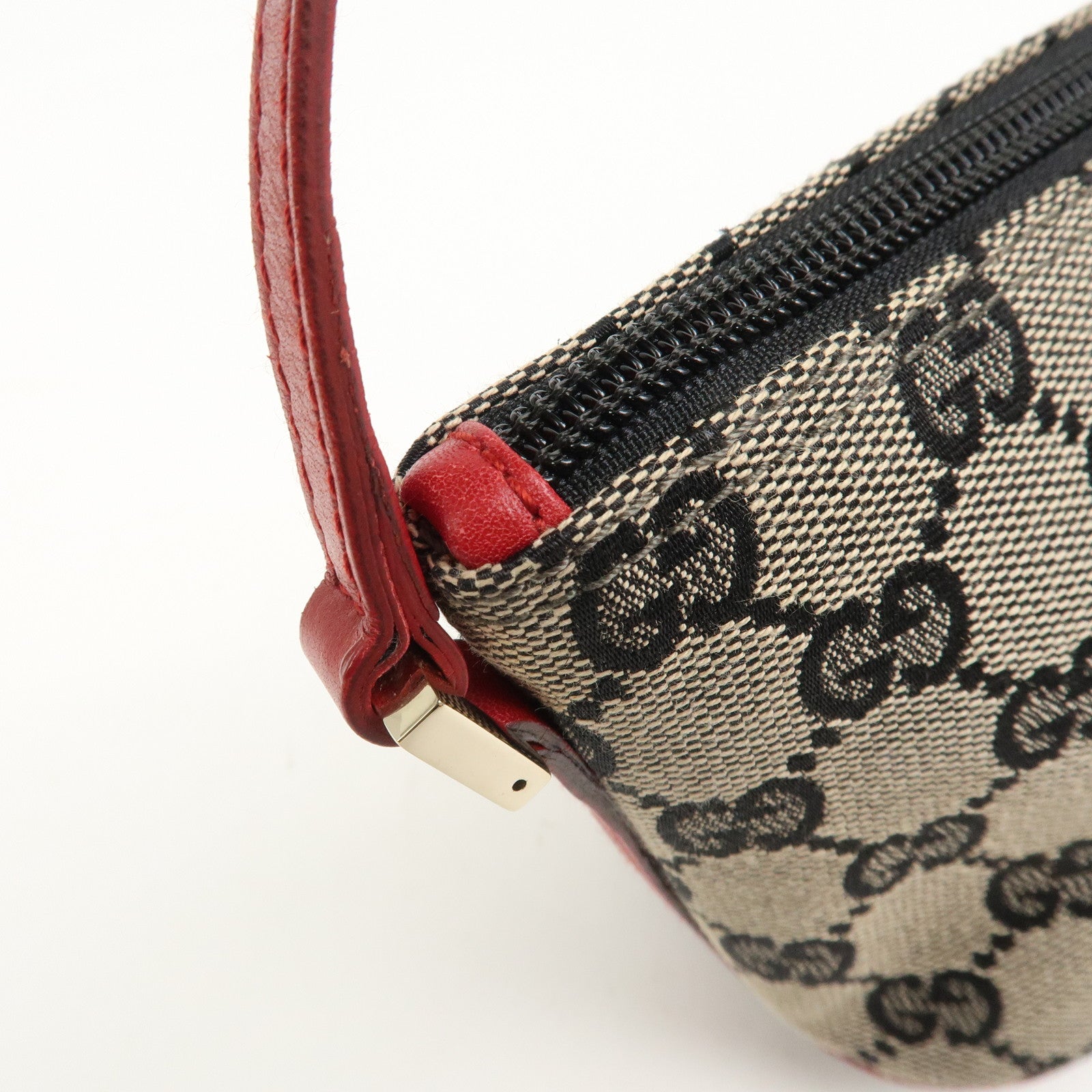 GUCCI GG Canvas Leather Accessory Pouch Hand Bag 039.1103