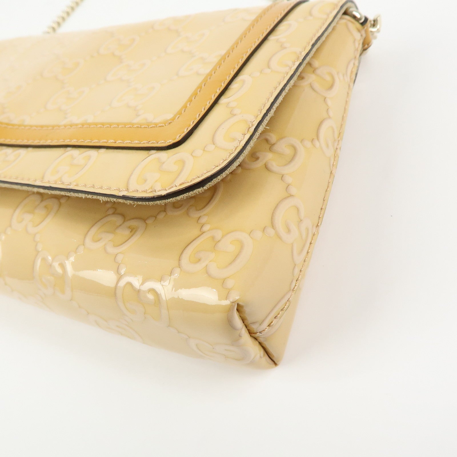 GUCCI InterlockingG Lovely Heart Patent Leather Broadway Bag 257611