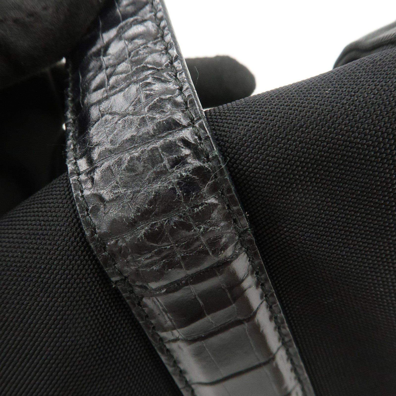 Ferragamo Vara Nylon Embossed Leather Shoulder Bag Hand Bag Black