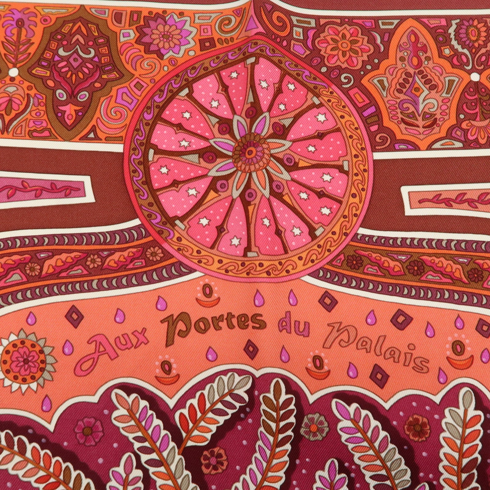 HERMES Carre 90 Silk 100% Aux Portes du Palais Scarf Red