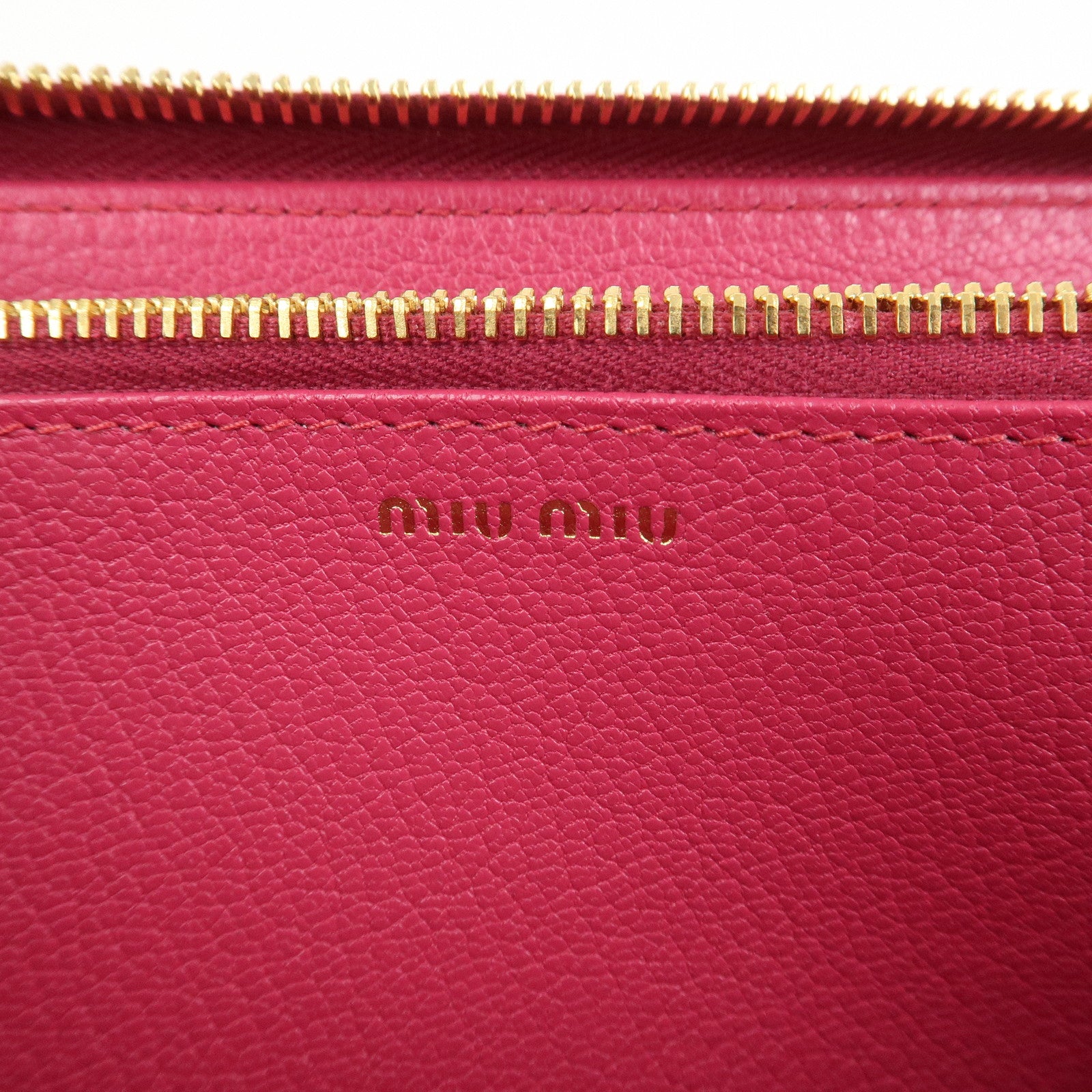 MIU MIU Logo Leather Round Zippy Wallet Pink 5M0506
