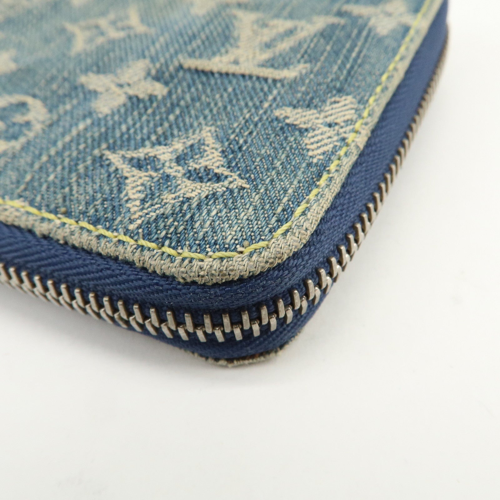 LLouis Vuitton Monogram Denim Mini Zippy Wallet Blue M95342