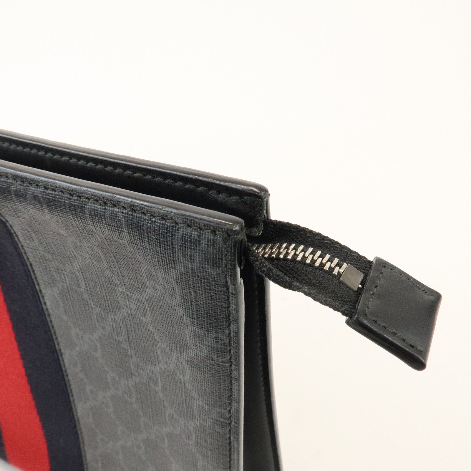 GUCCI Sherry GG Supreme Leather Clutch Bag Pouch Black Red 475316