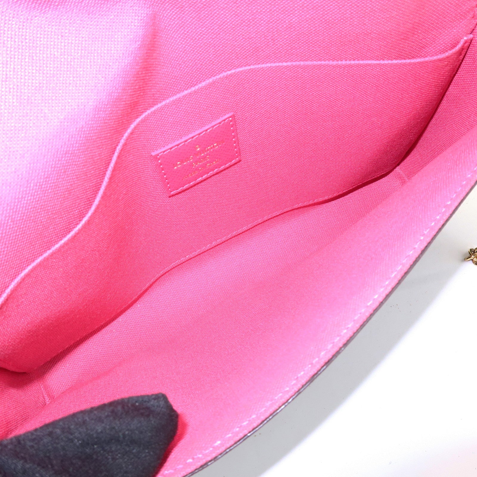 Louis Vuitton Monogram Vivienne X'mas Pochette Felicie M80859