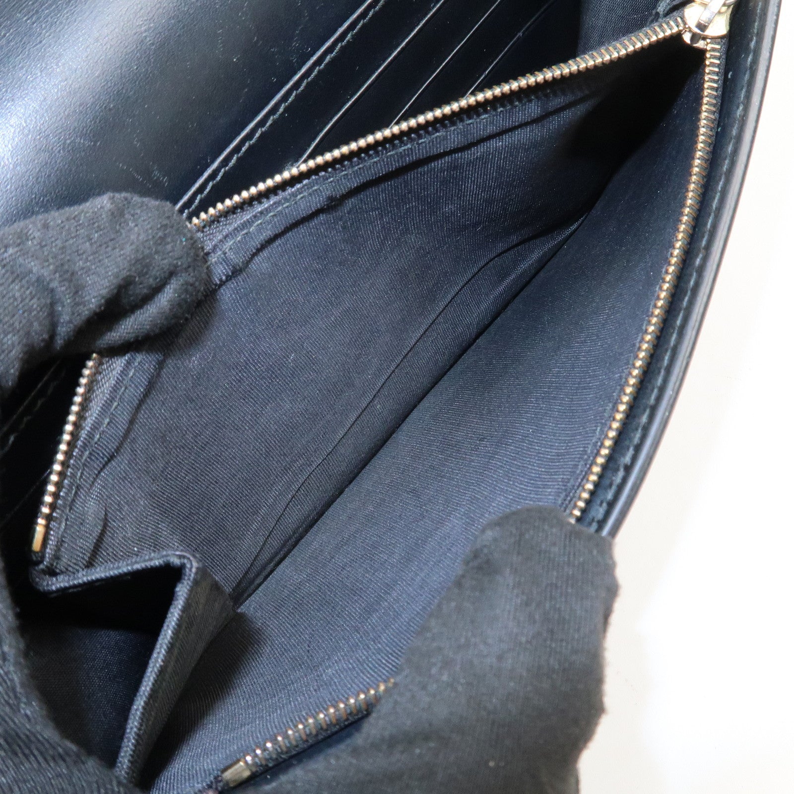 GUCCI Interlocking G Guccissima Leather Chain Shoulder Wallet Black