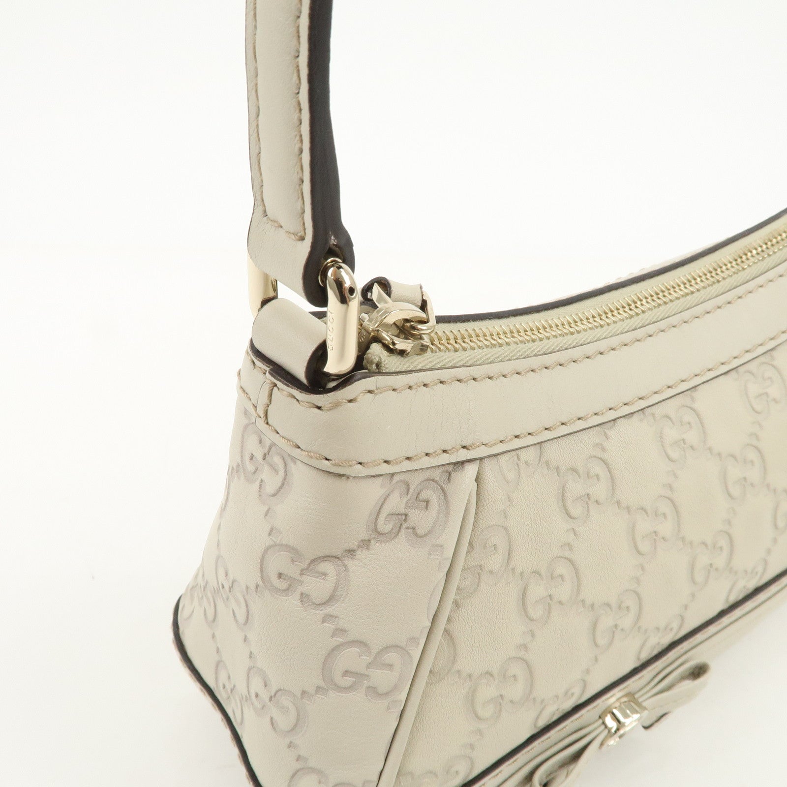 GUCCI Guccissima Mayfair Interlocking G Leather Shoulder Bag Ivory