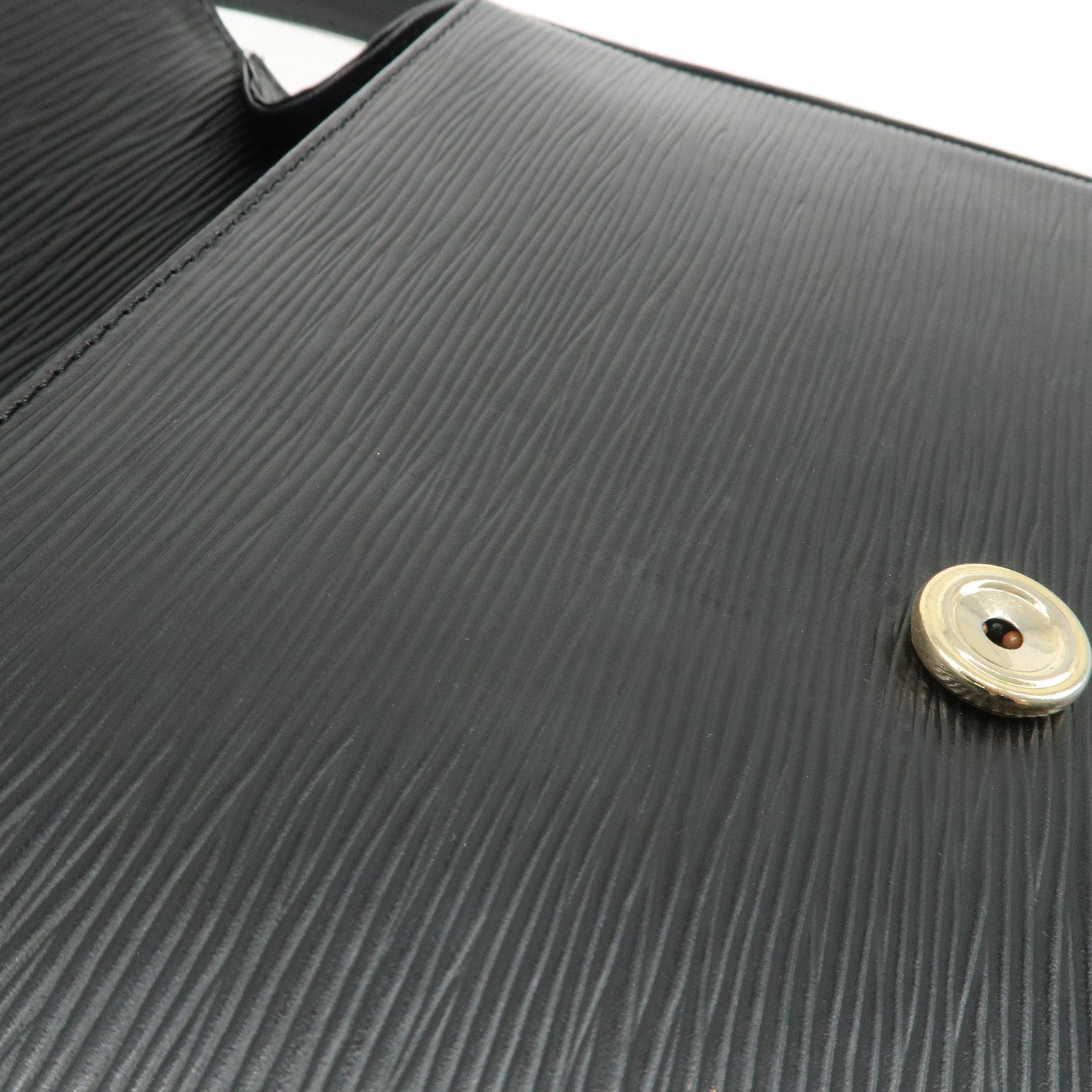 Louis Vuitton Epi Saint Cloud Shoulder Bag Black Noir M52192