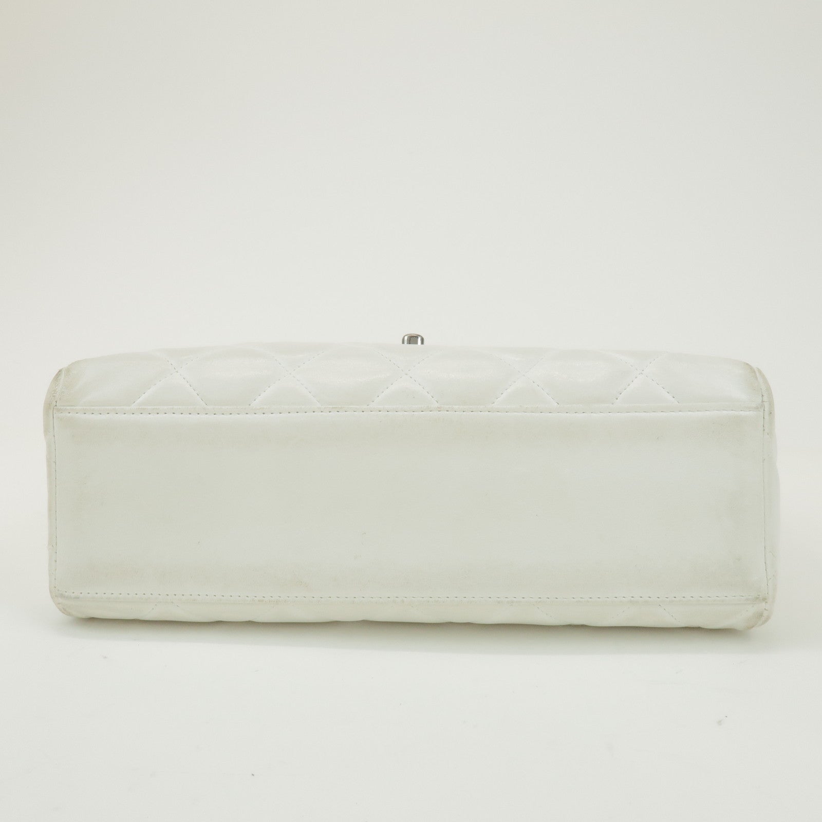 CHANEL Matelasse Lamb Skin Chain Shoulder Bag White Silver