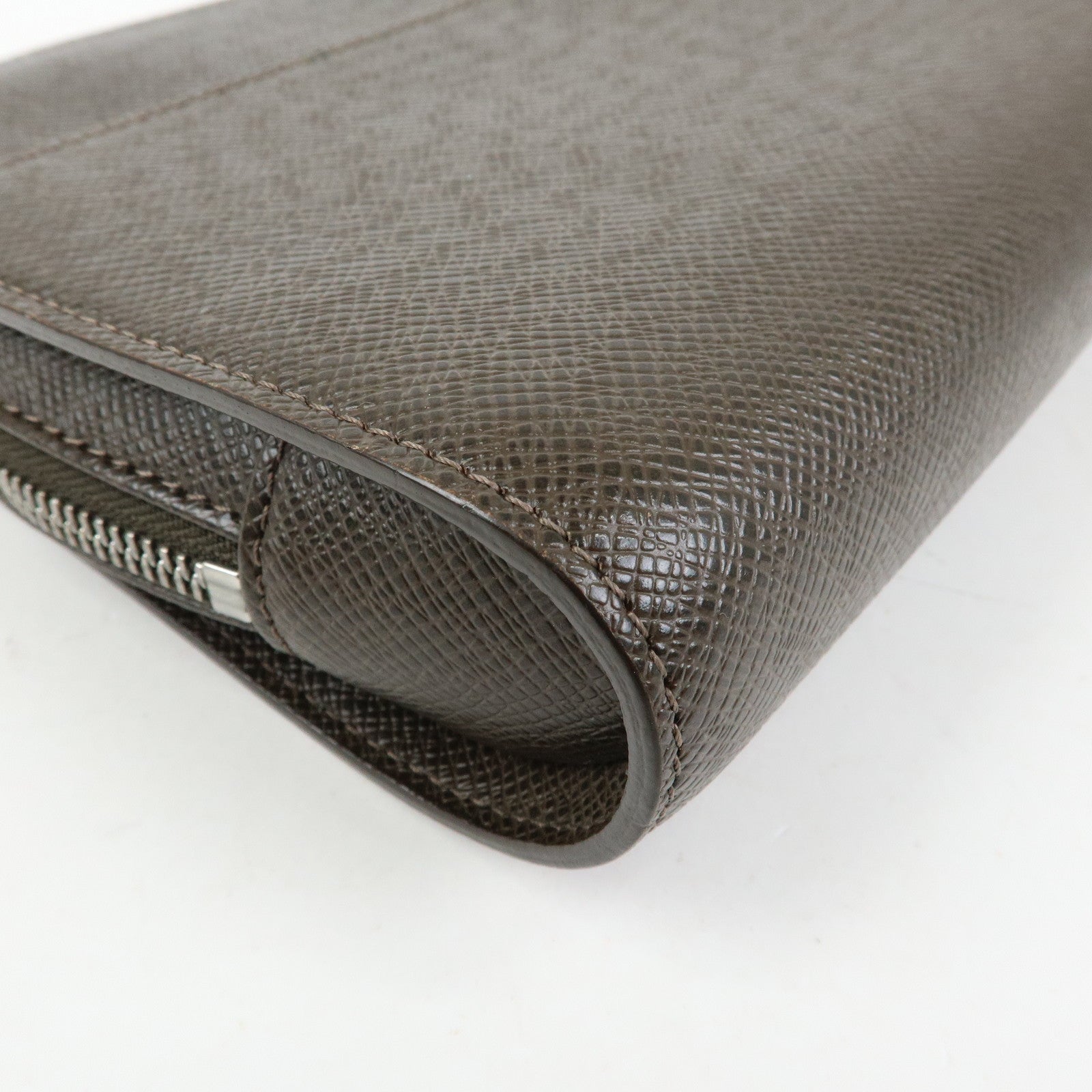 Louis Vuitton Taiga Baikal Clutch Bag Pouch Brown Grizzly M30188