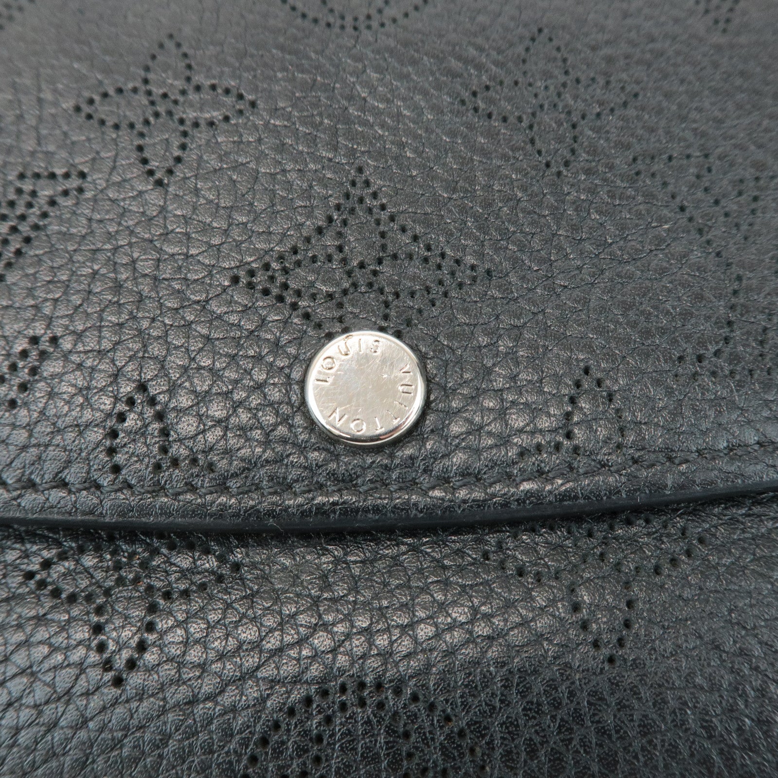 Louis Vuitton Monogram Mahina Portefeuille Iris Wallet Noir M60143 Used