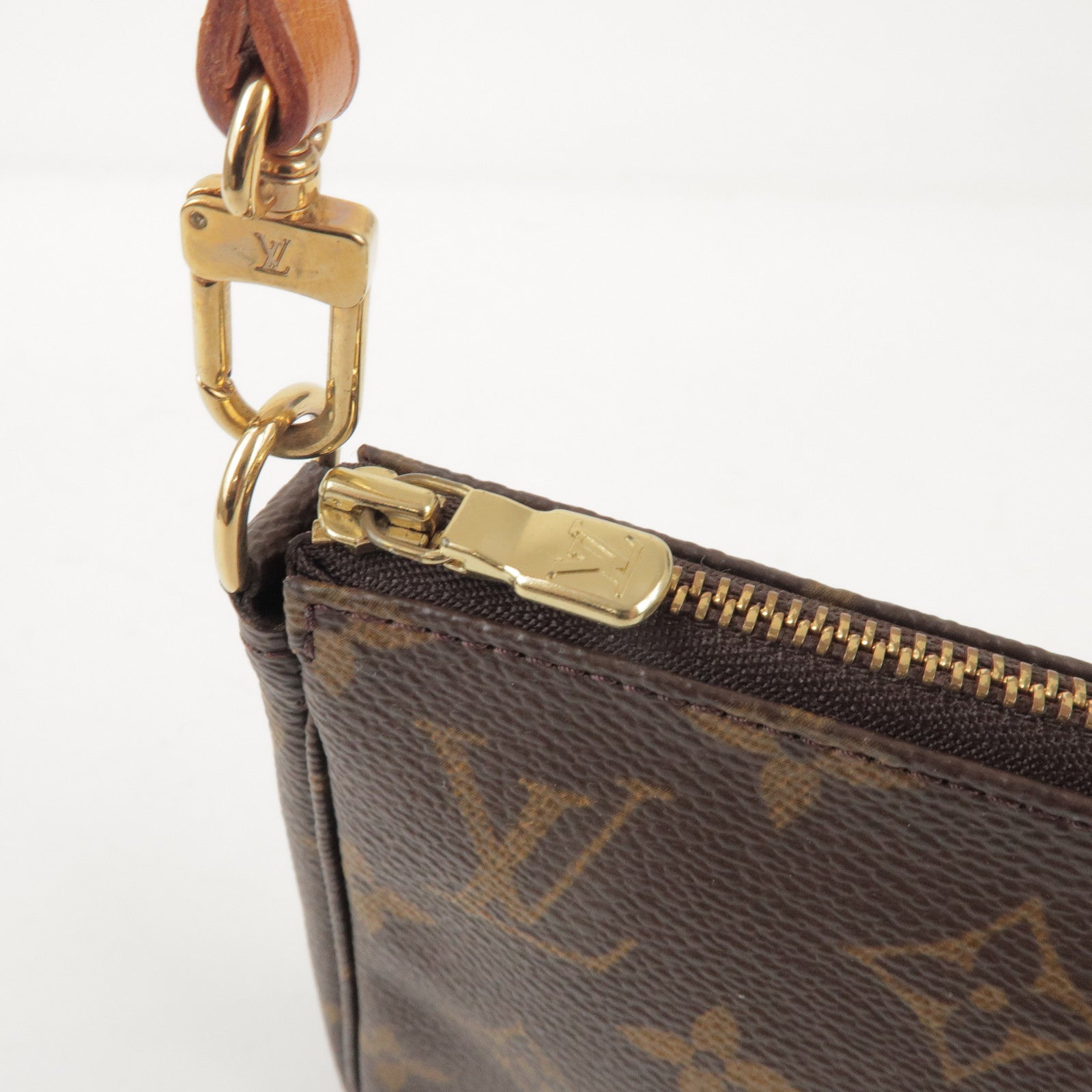 Louis Vuitton Monogram Pochette Accessoires Pouch Hand Bag M51980