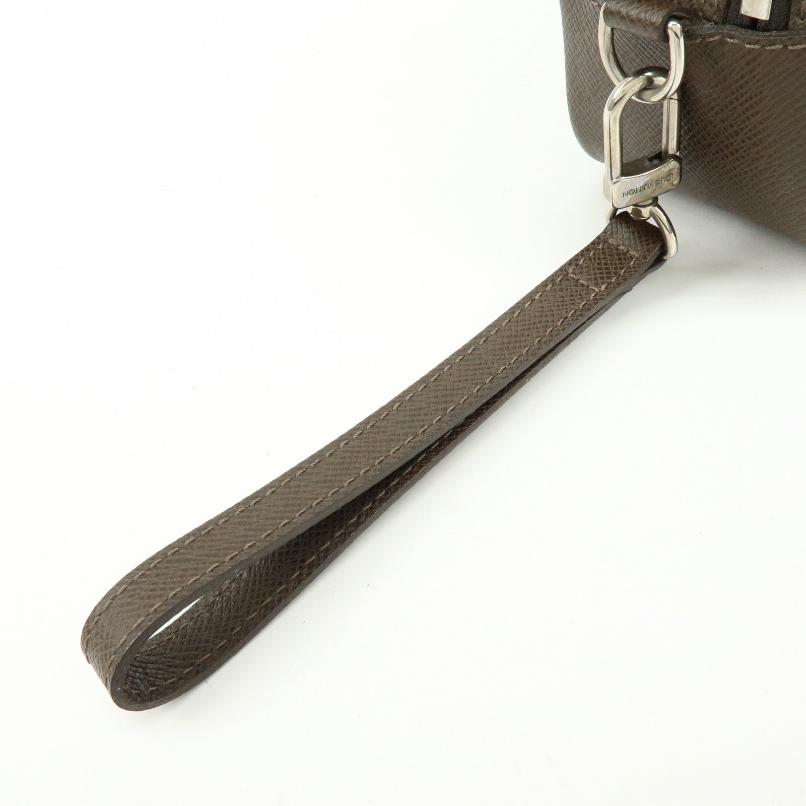 Louis Vuitton Taiga Neo Pavel Clultch Bag Grizzly M31148