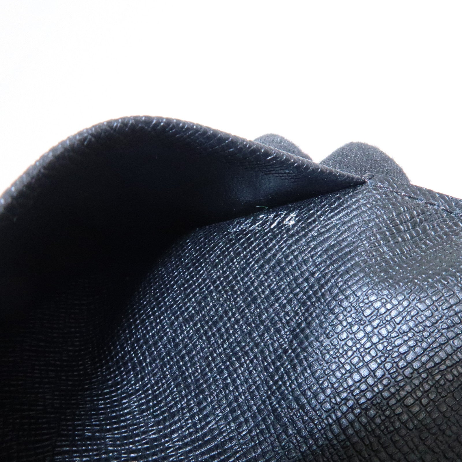 Louis Vuitton Taiga Enveloppe Cartes de Visite Card Case M30922