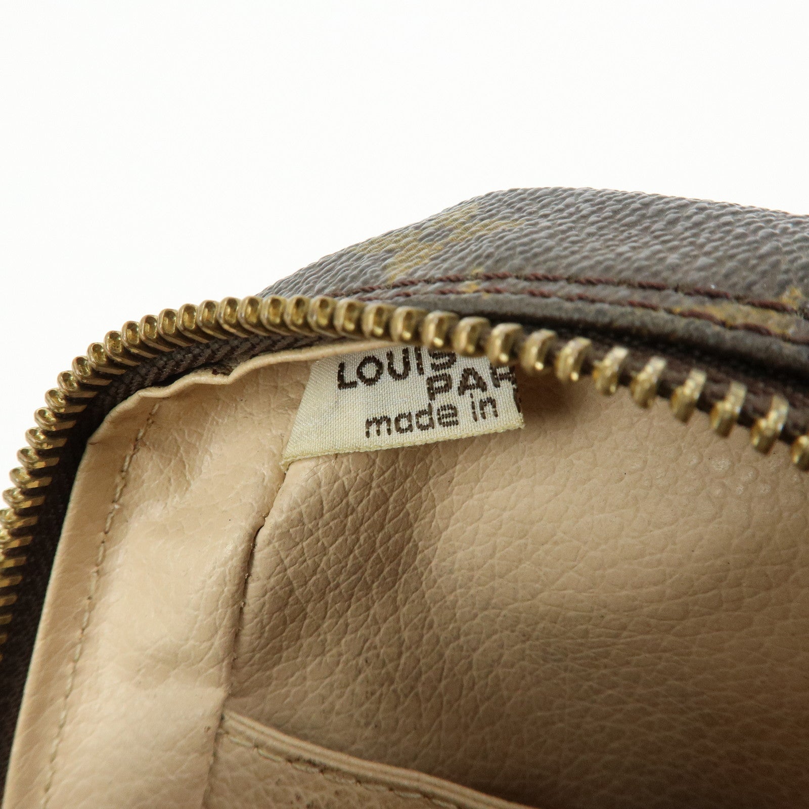 Louis Vuitton Monogram Trousse Toilette 23 Cosmetic Pouch M47524