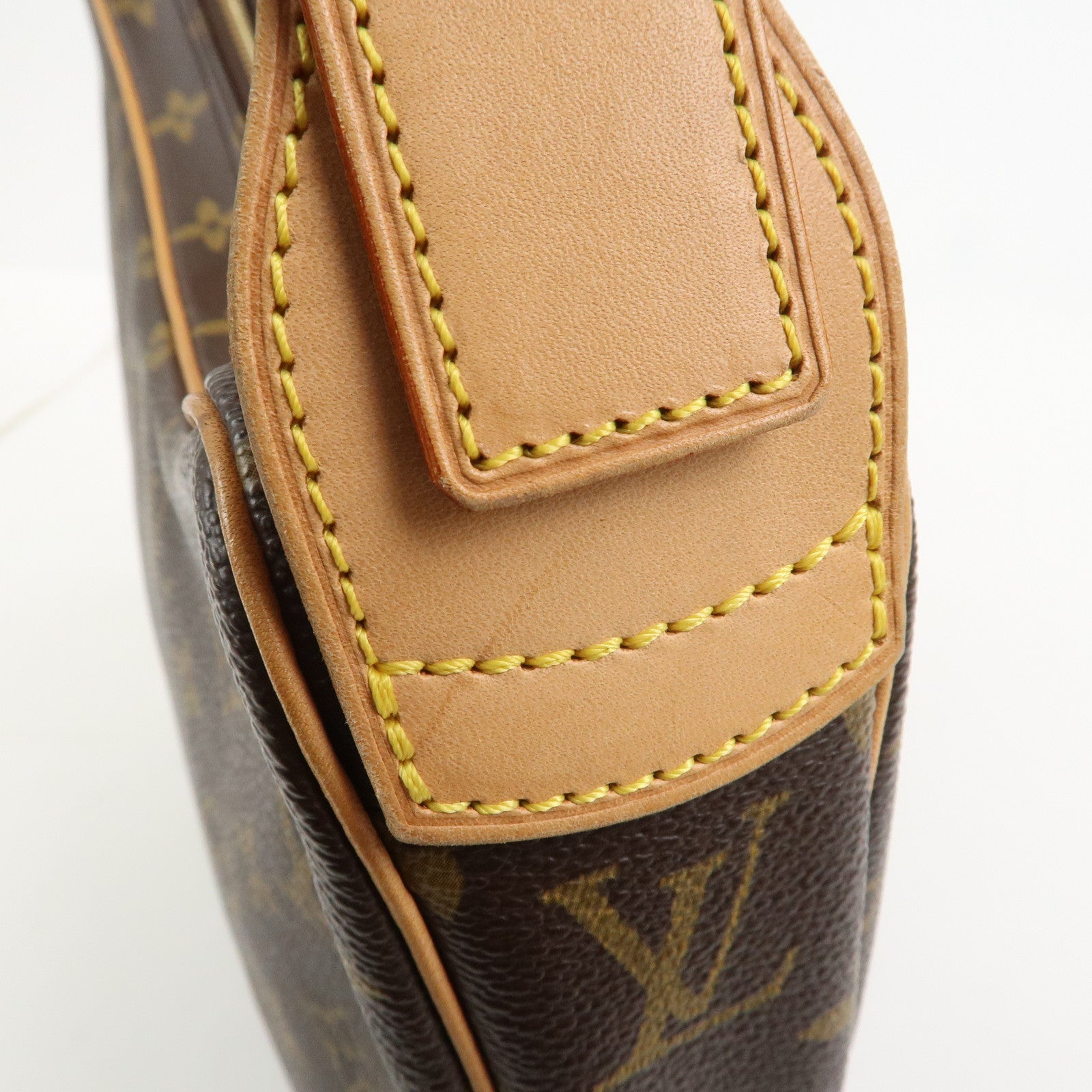 Louis Vuitton Monogram Croissant MM Shoulder Bag Brown M51512