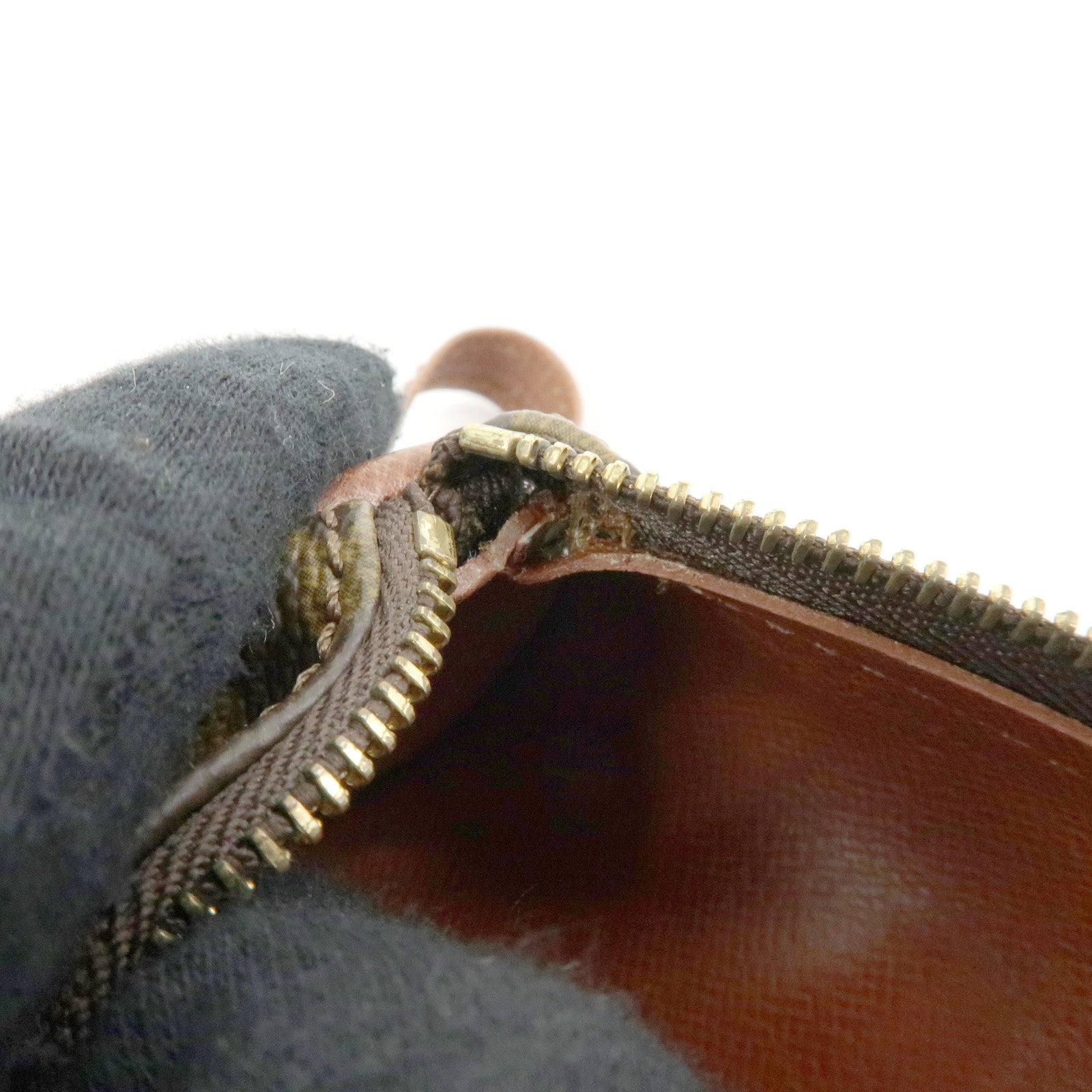 Louis Vuitton Monogram Trousse Ronde Pen Case Brown M47630