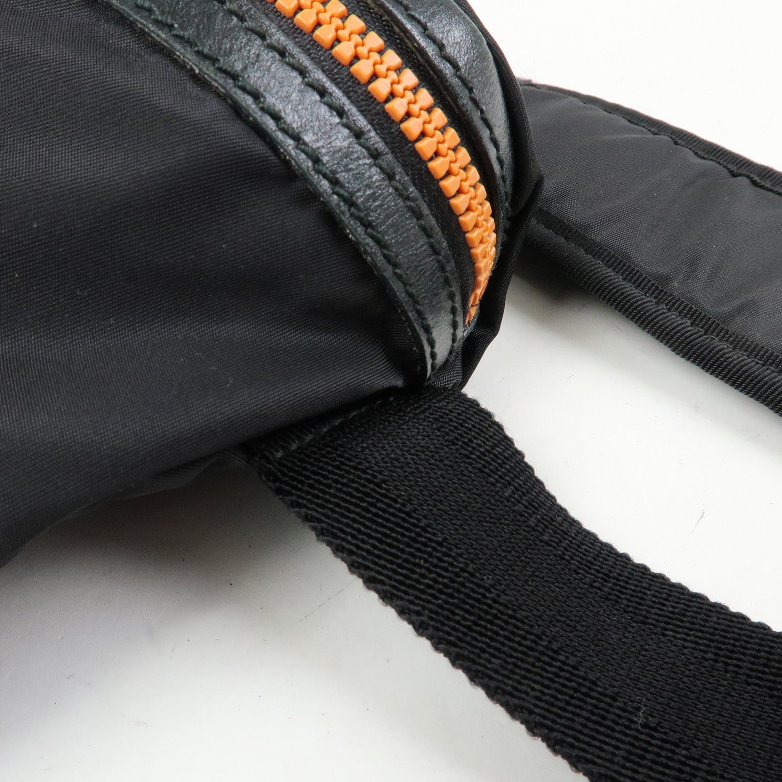 GUCCI Logo Nylon Rubber Waist Pouch Body Bag Black 211128