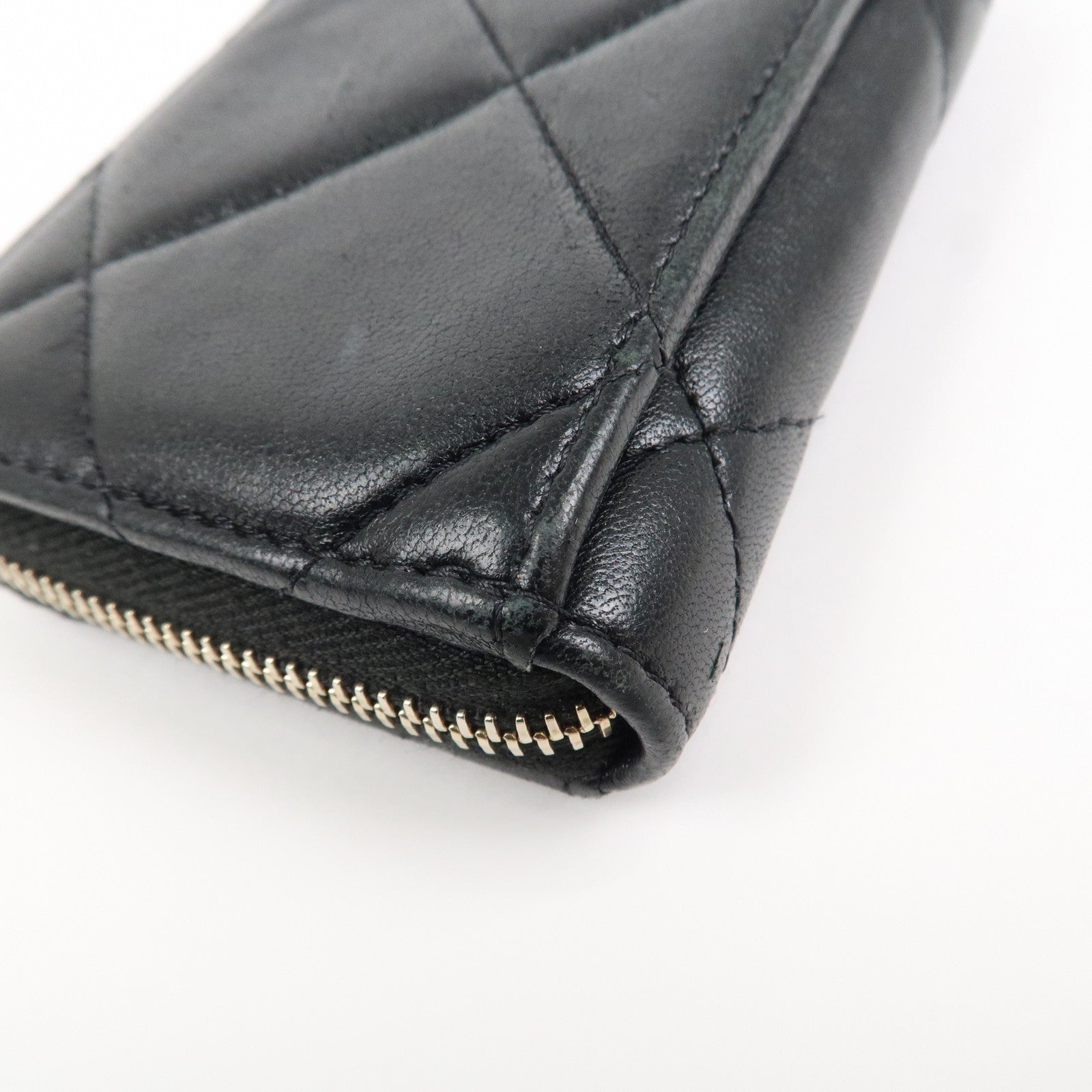 CHANEL Chanel 19 Lamb Skin Round Zippy Coin Case Black AP2701