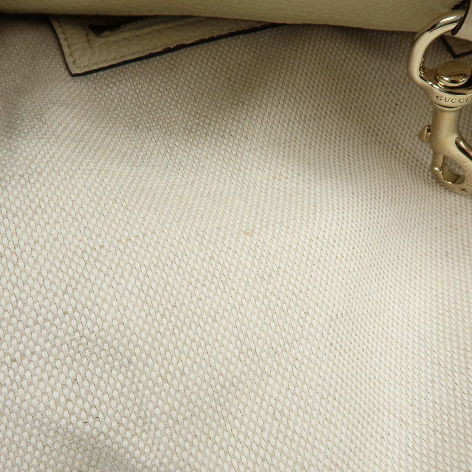 GUCCI SOHO Interlocking G Calf Leather Chain Shoulder Bag 536196