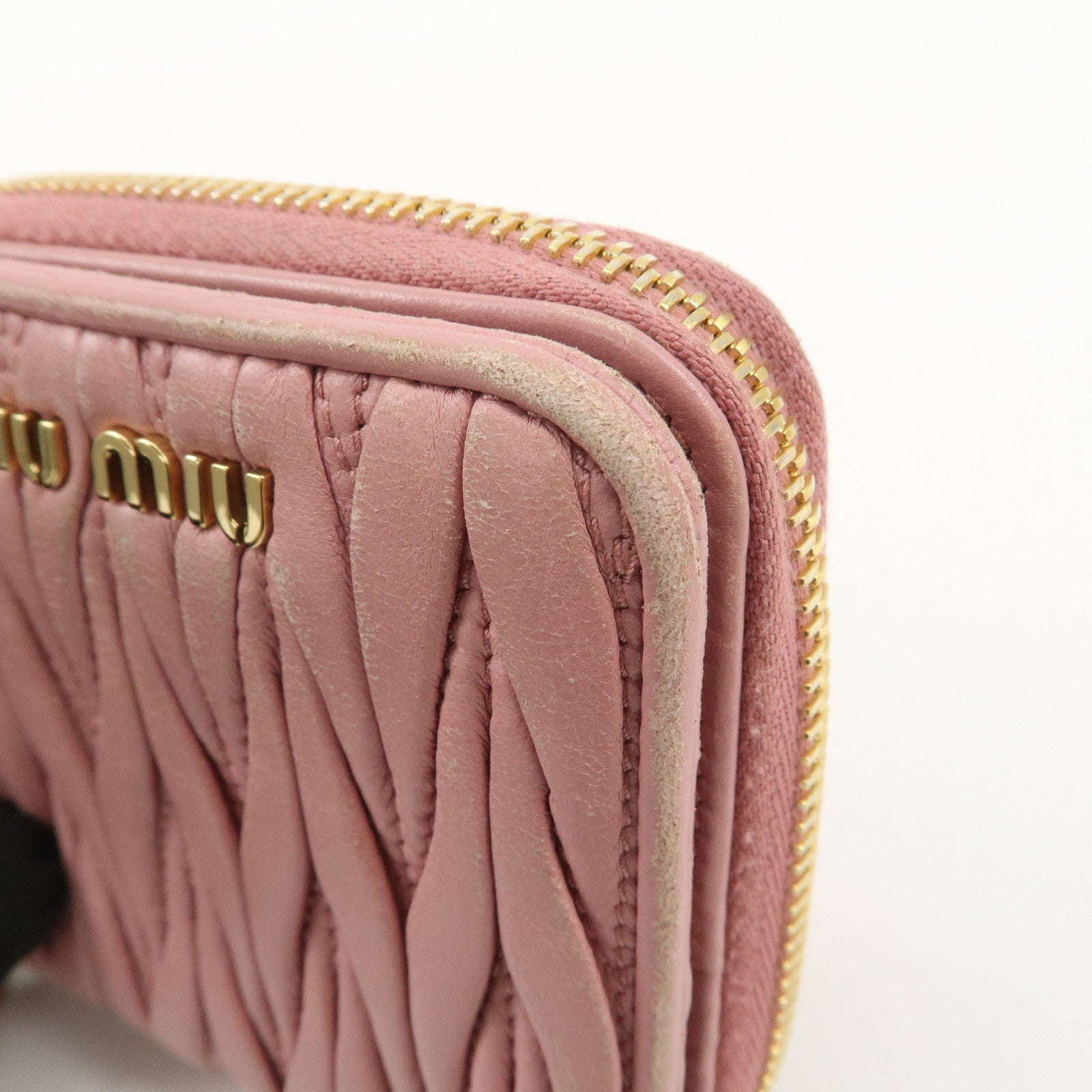 MIU MIU Matelasse Round Zippy Compact Wallet Pink 5ML522