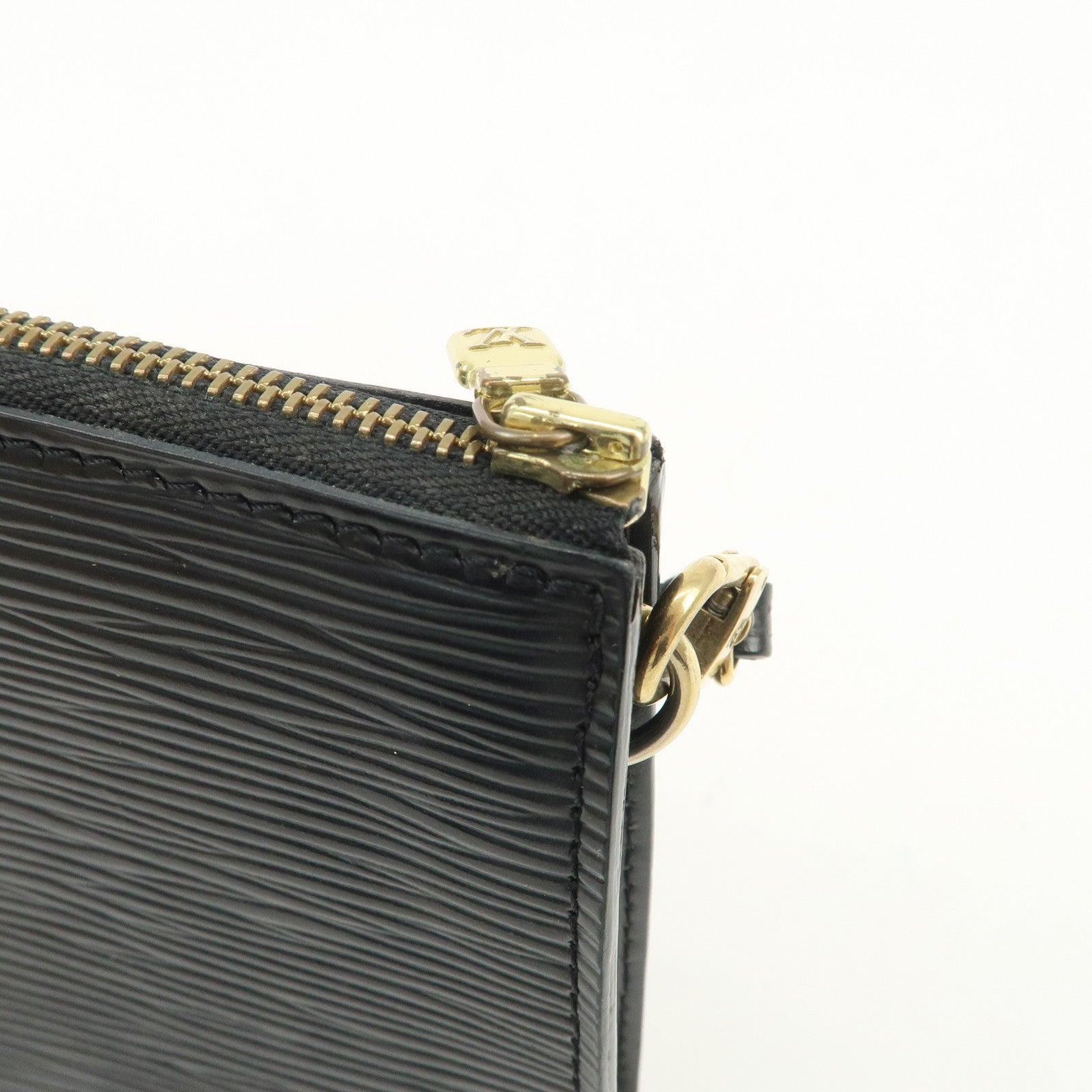 Louis Vuitton Epi Pochette Accessoires Hand Bag Noir M52942