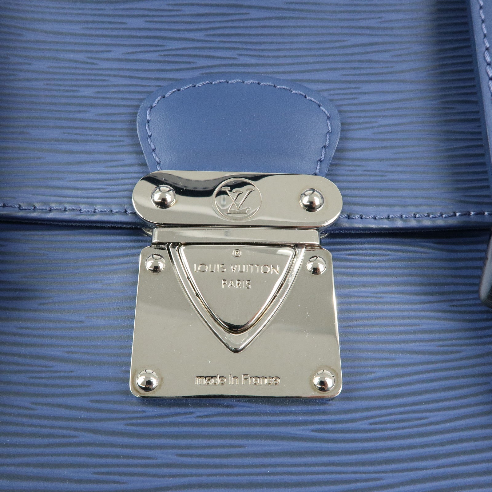 Louis Vuitton Epi Leather Segur MM Shoulder Bag Myrtille M5886G