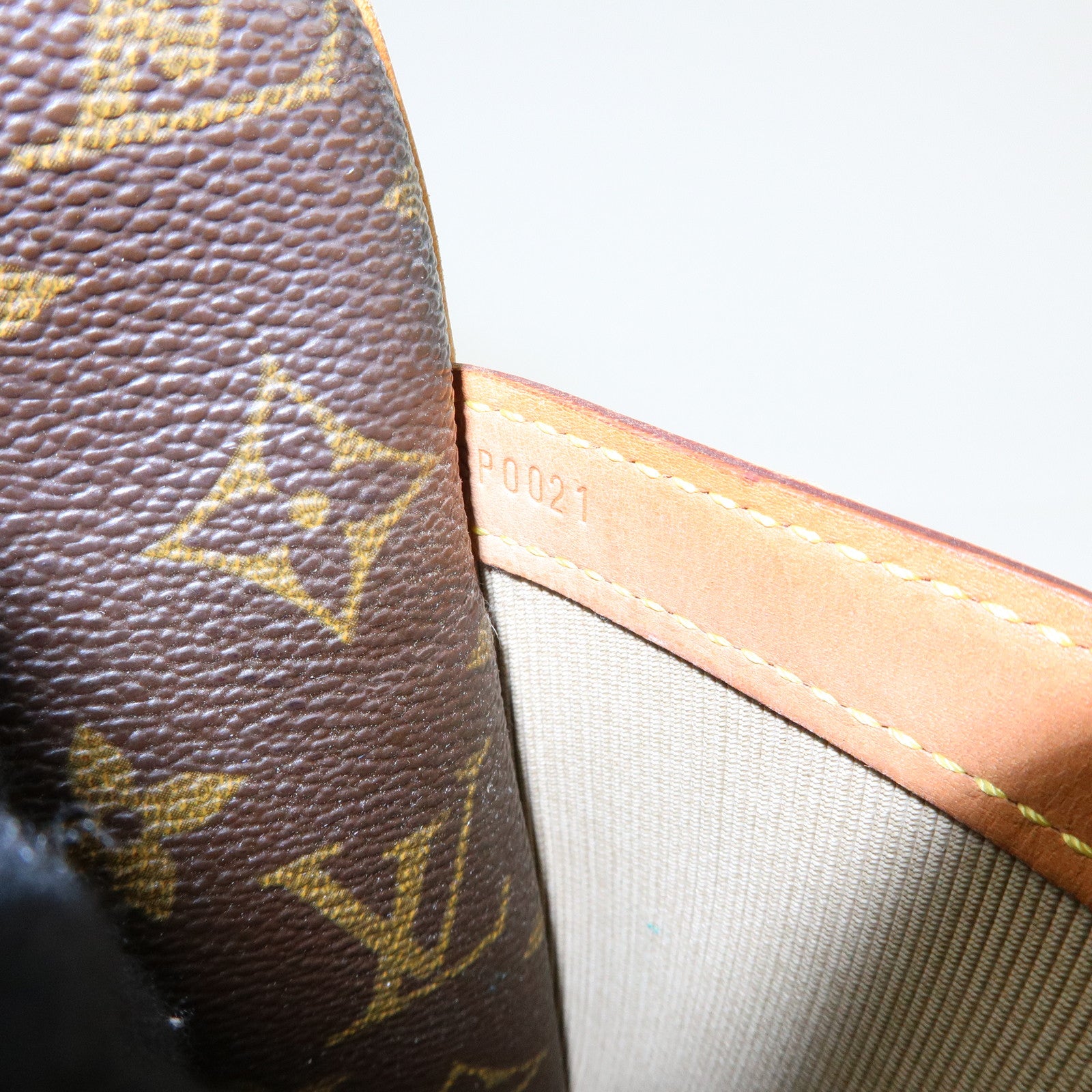 Louis Vuitton Monogram Reporter PM Shoulder Crossbody Bag M45254