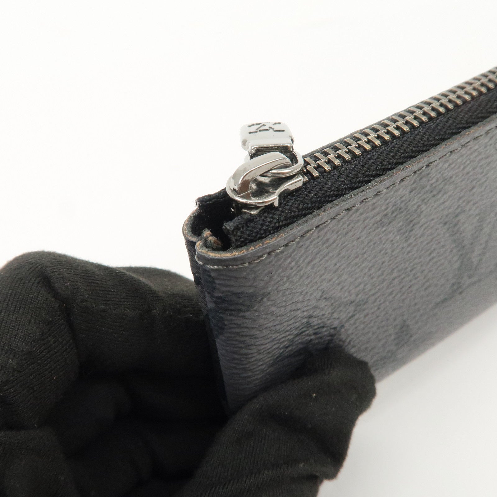 Louis Vuitton Monogram Eclipse Reverse Pochette Cles M80905