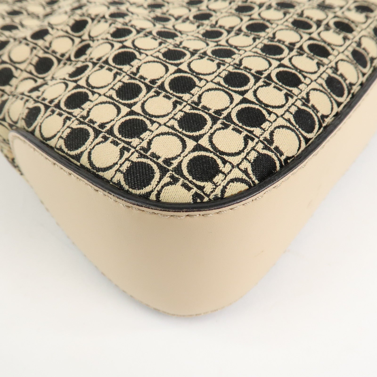 Ferragamo Gancini Canvas Leather Shoulder Bag Hand Bag Beige Black