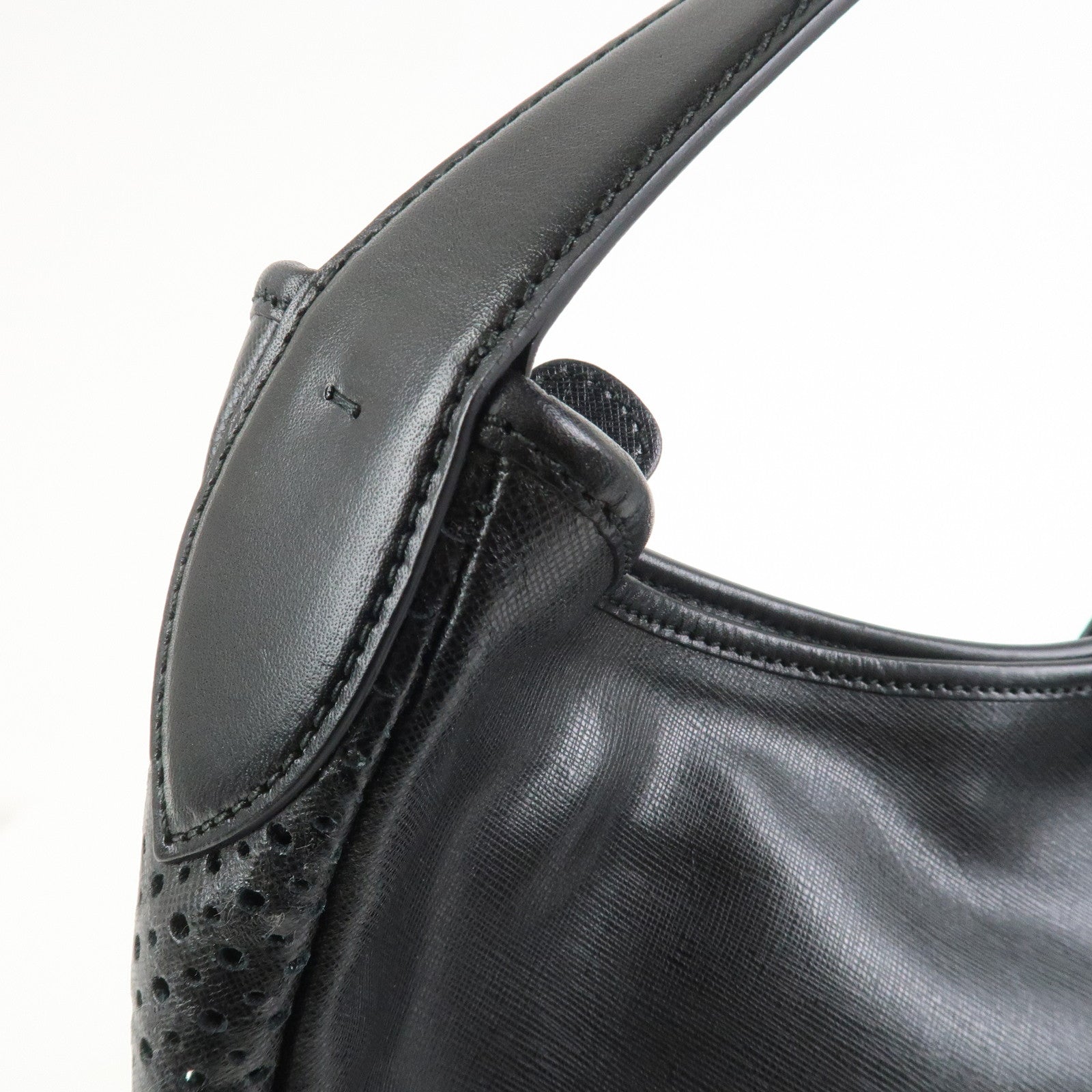 Ferragamo Gancini Leather Shoulder Bag Hand Bag Black EE-21 C660