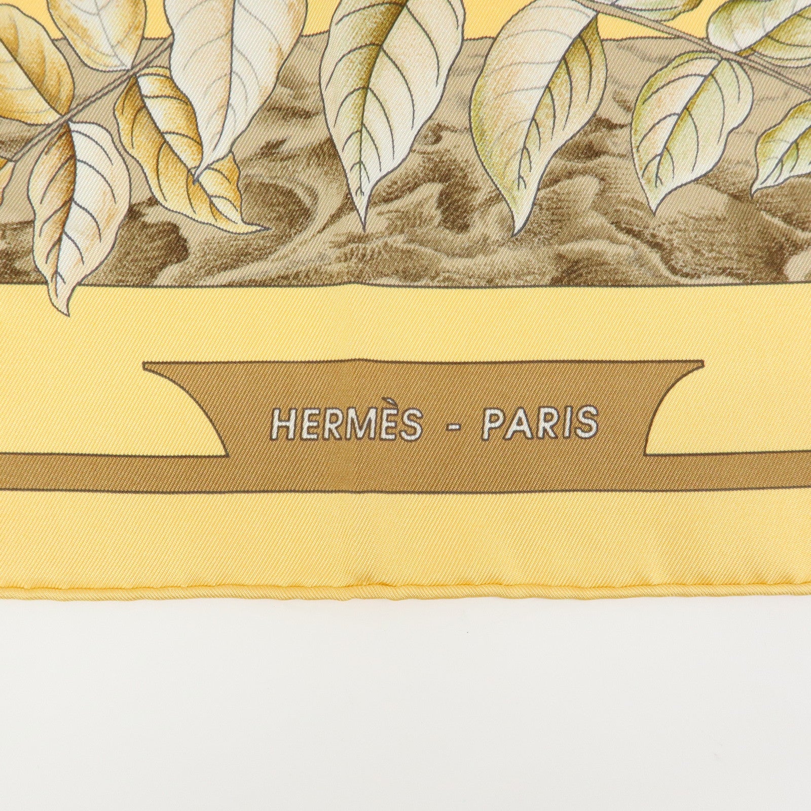 HERMES Carre 90 Silk 100% Scarf Casse Noisette Walnut Yellow Brown