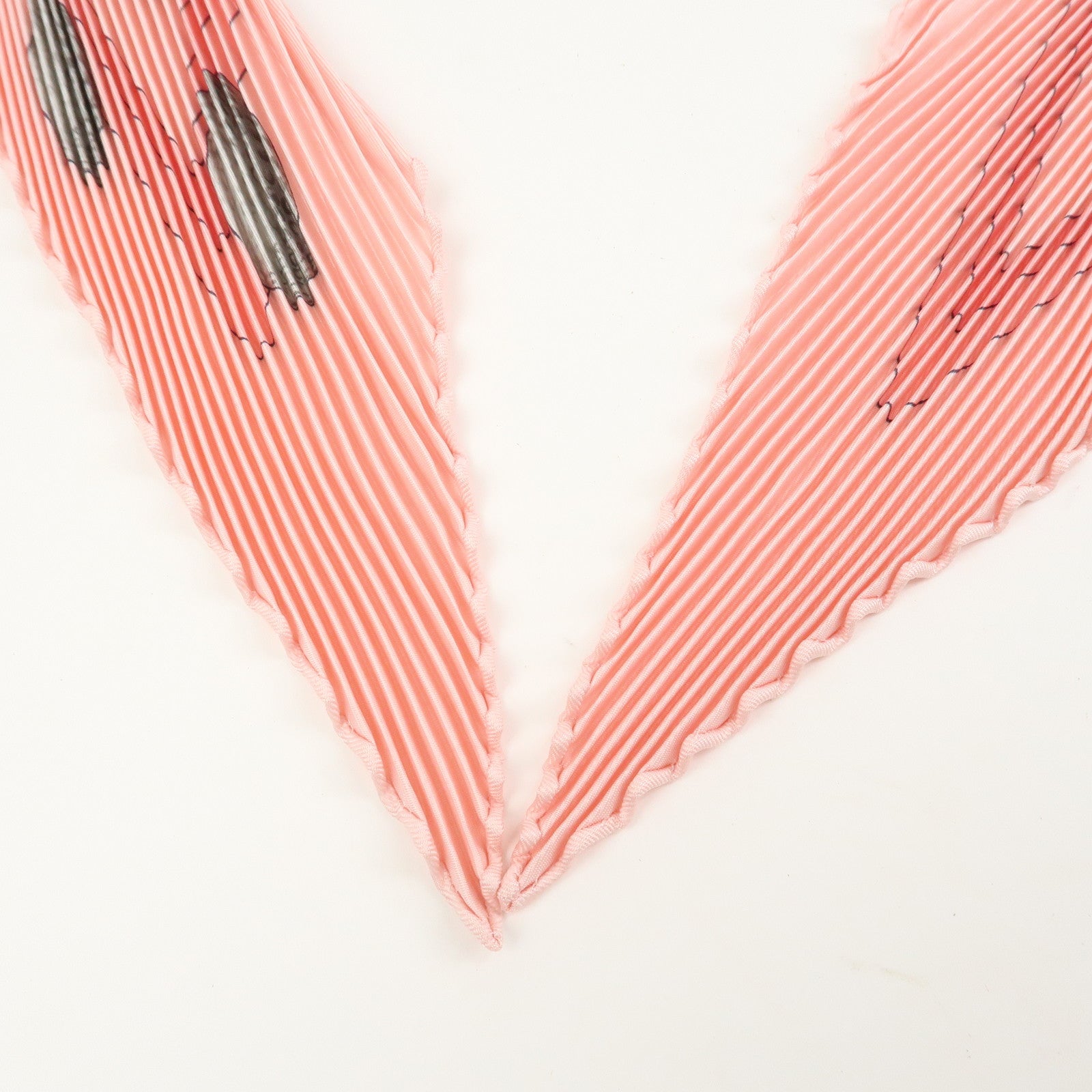 HERMES Pleated Carré Swing Silk 100% Scarf Golf Pattern Pink Gray