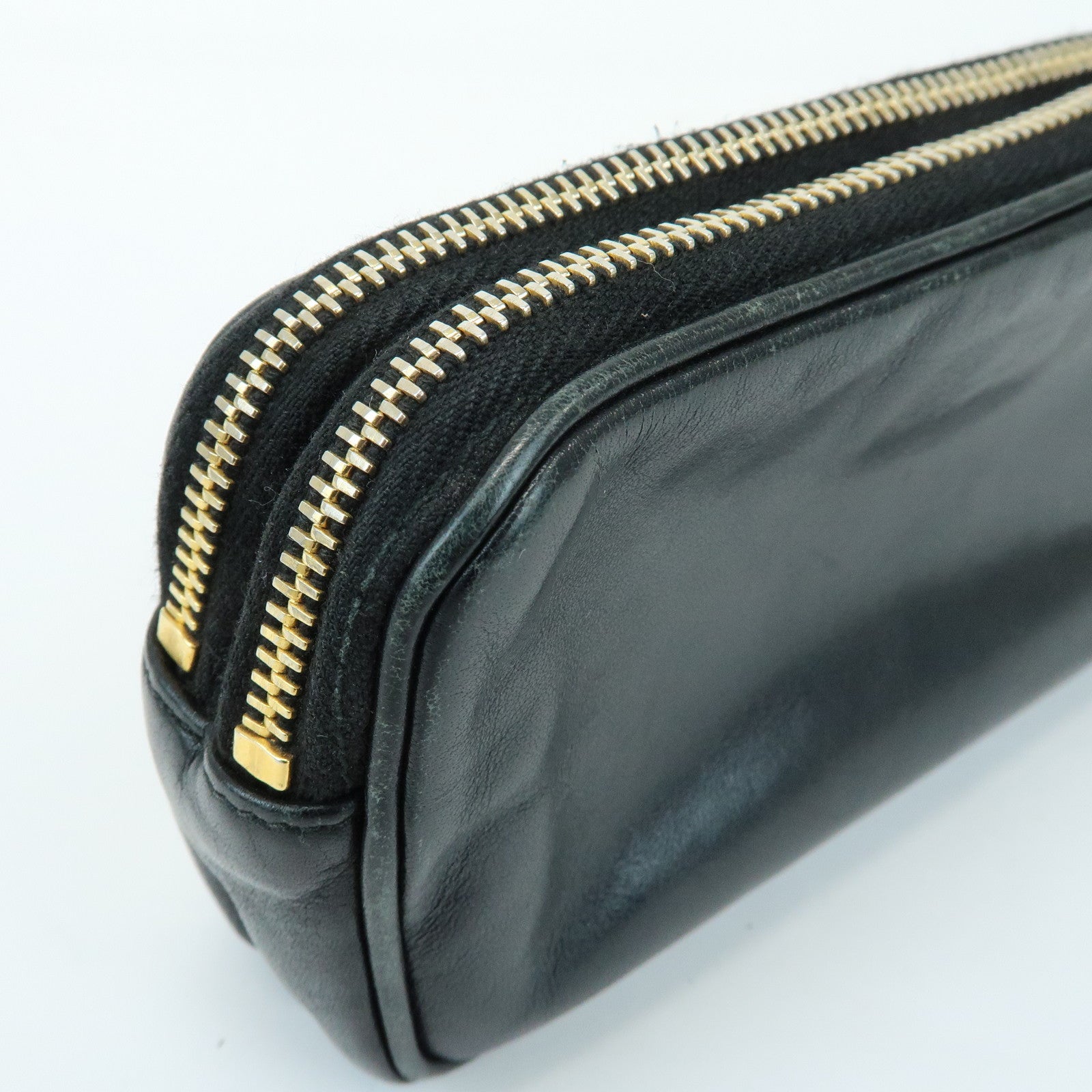 MIU MIU Lamb Skin Studs Cosmetic Pouch Accessoires Pouch Black
