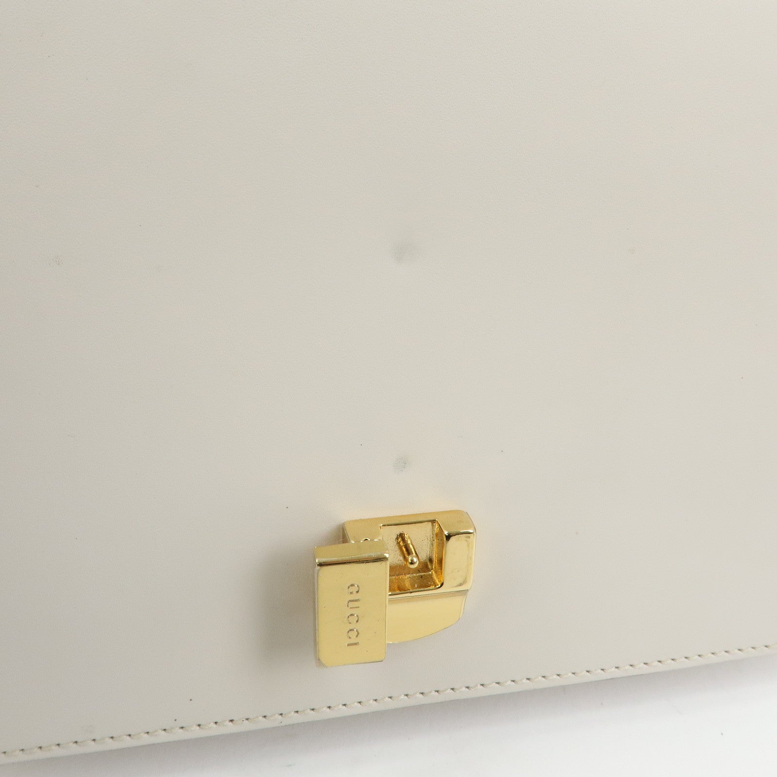 GUCCI Sylvie Sherry Leather Shoulder Bag Ribbon Charm White 421882