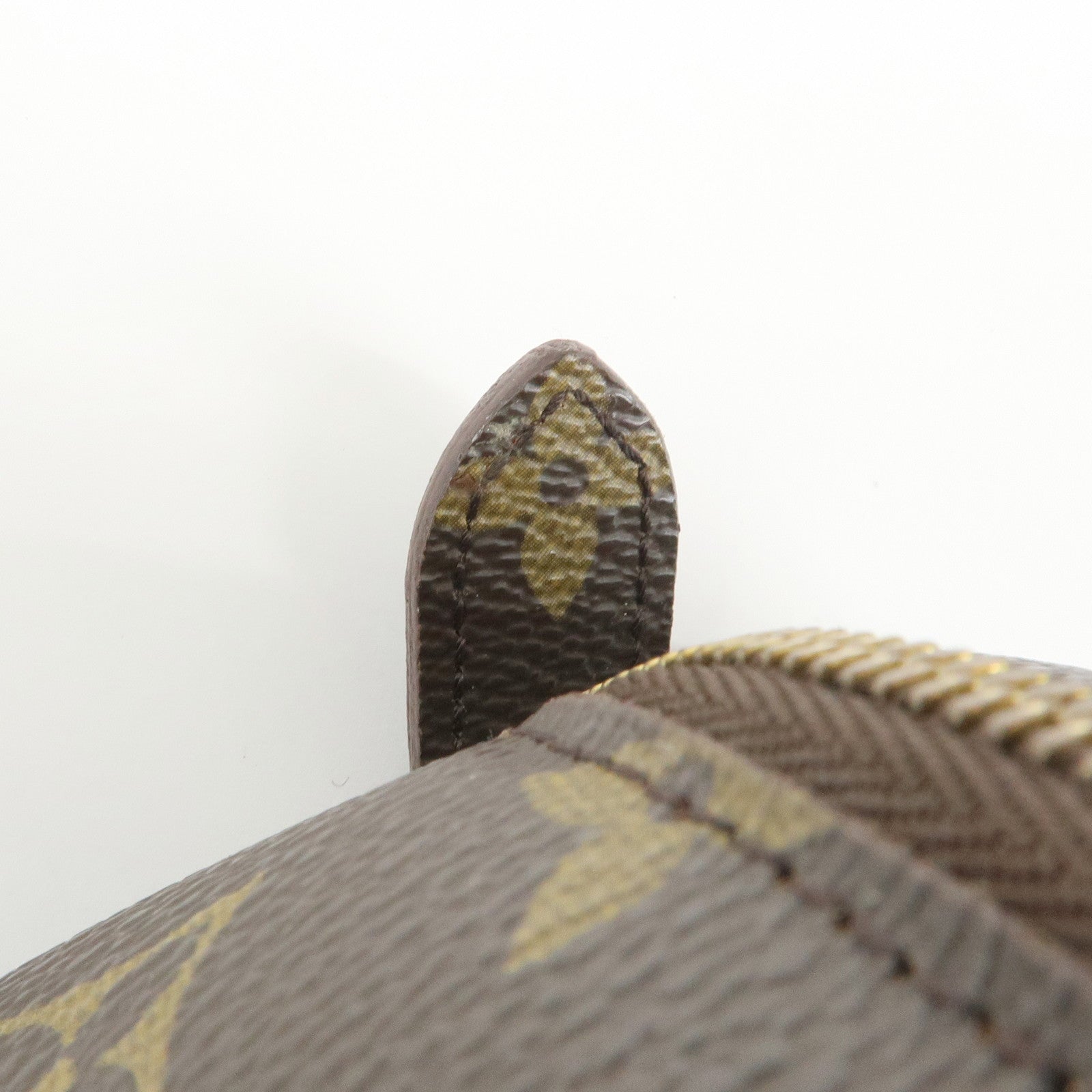 Louis Vuitton Monogram Trousse Demi Ronde Cosmetic Pouch M47520
