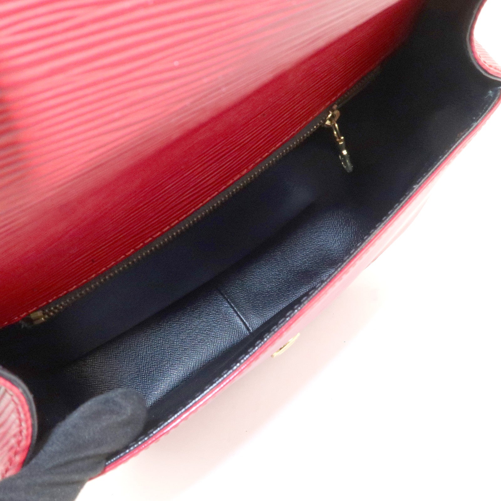 Louis Vuitton Epi Saint Cloud Shoulder Bag Crossbody Bag Red M52197