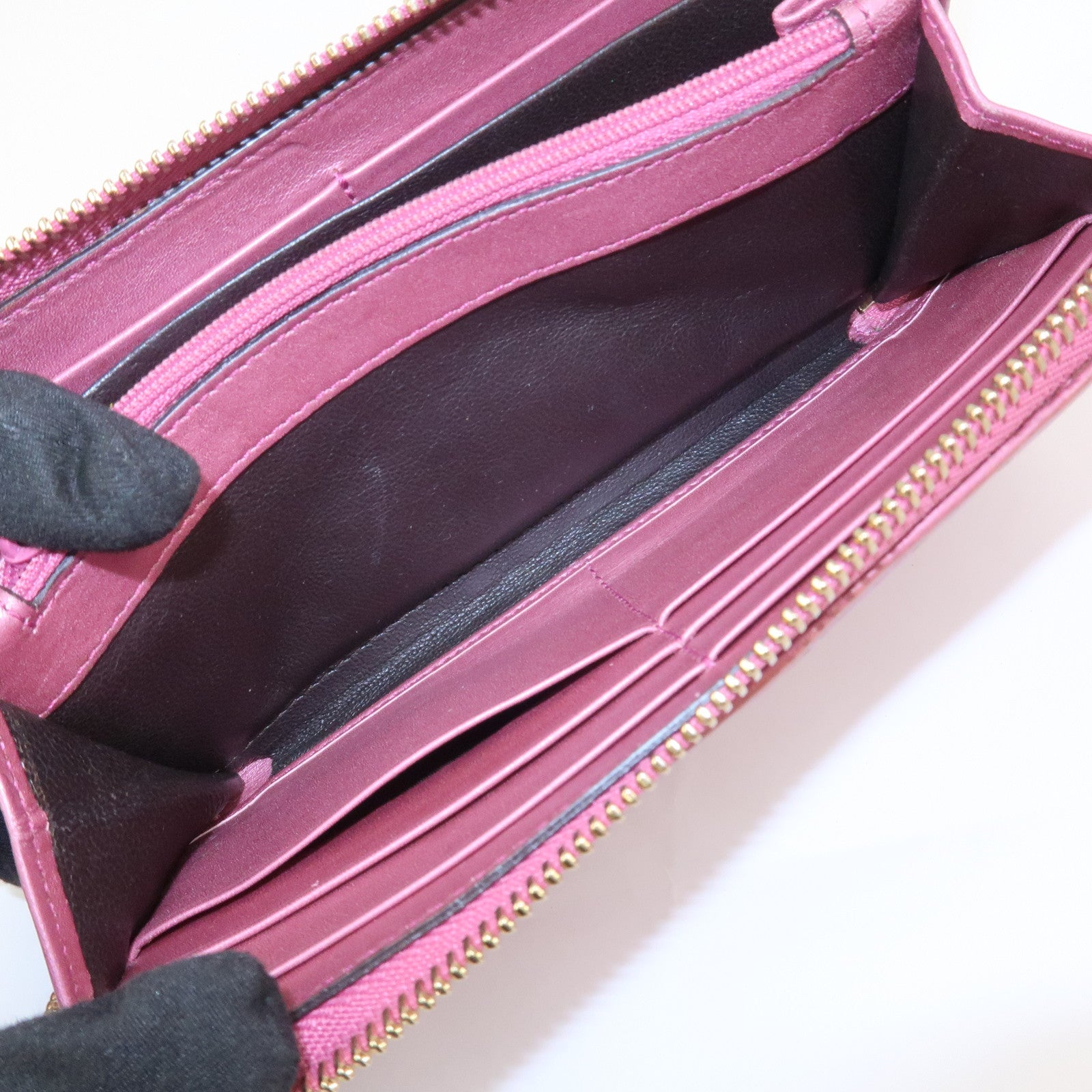 GUCCI Lovely Heart Guccissima Leather Round Zippy Long Wallet 278566