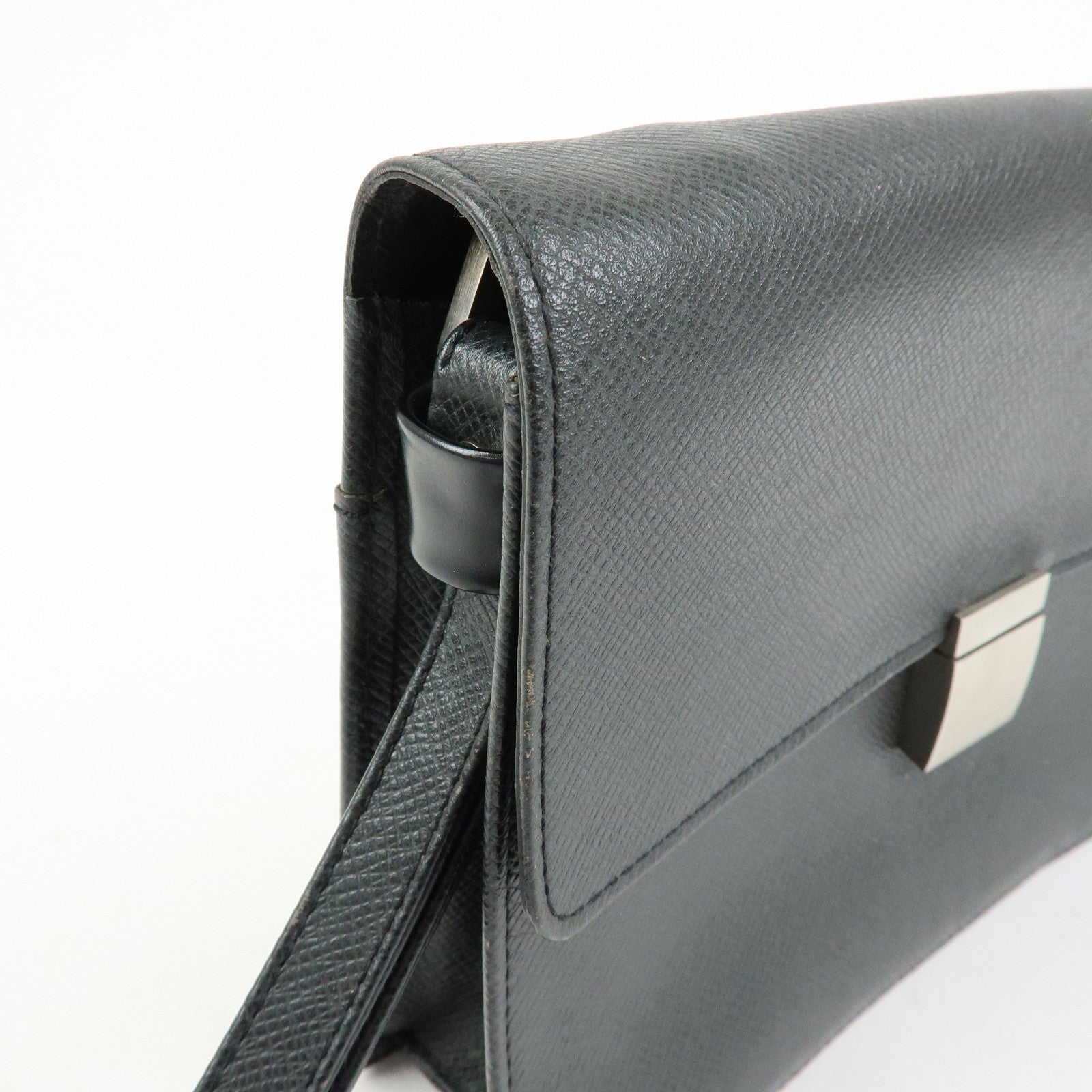 Louis Vuitton Taiga Leather Selenga Clutch Bag Ardoise M30782