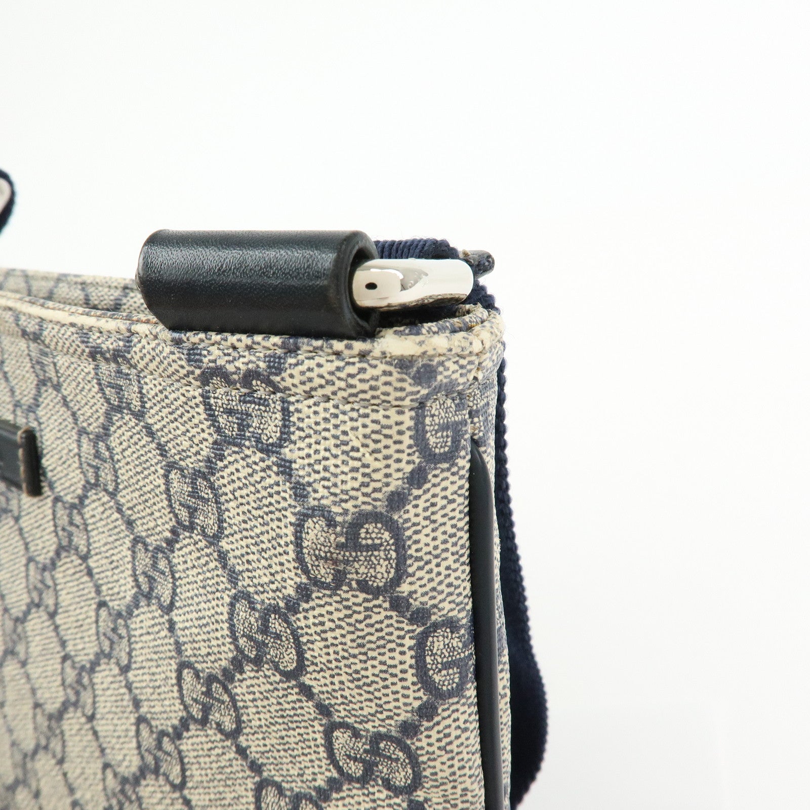GUCCI GG Supreme Leather Shoulder Bag Crossbody Bag Beige 201538