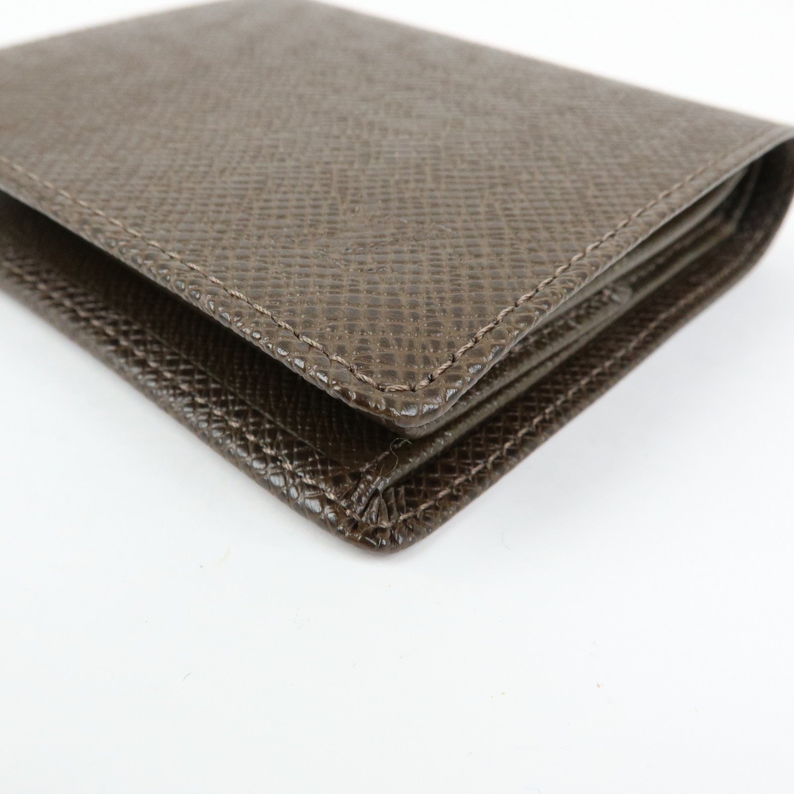 Louis Vuitton Taiga Porte 3 Cartes Credit Bi-fold Wallet M30458